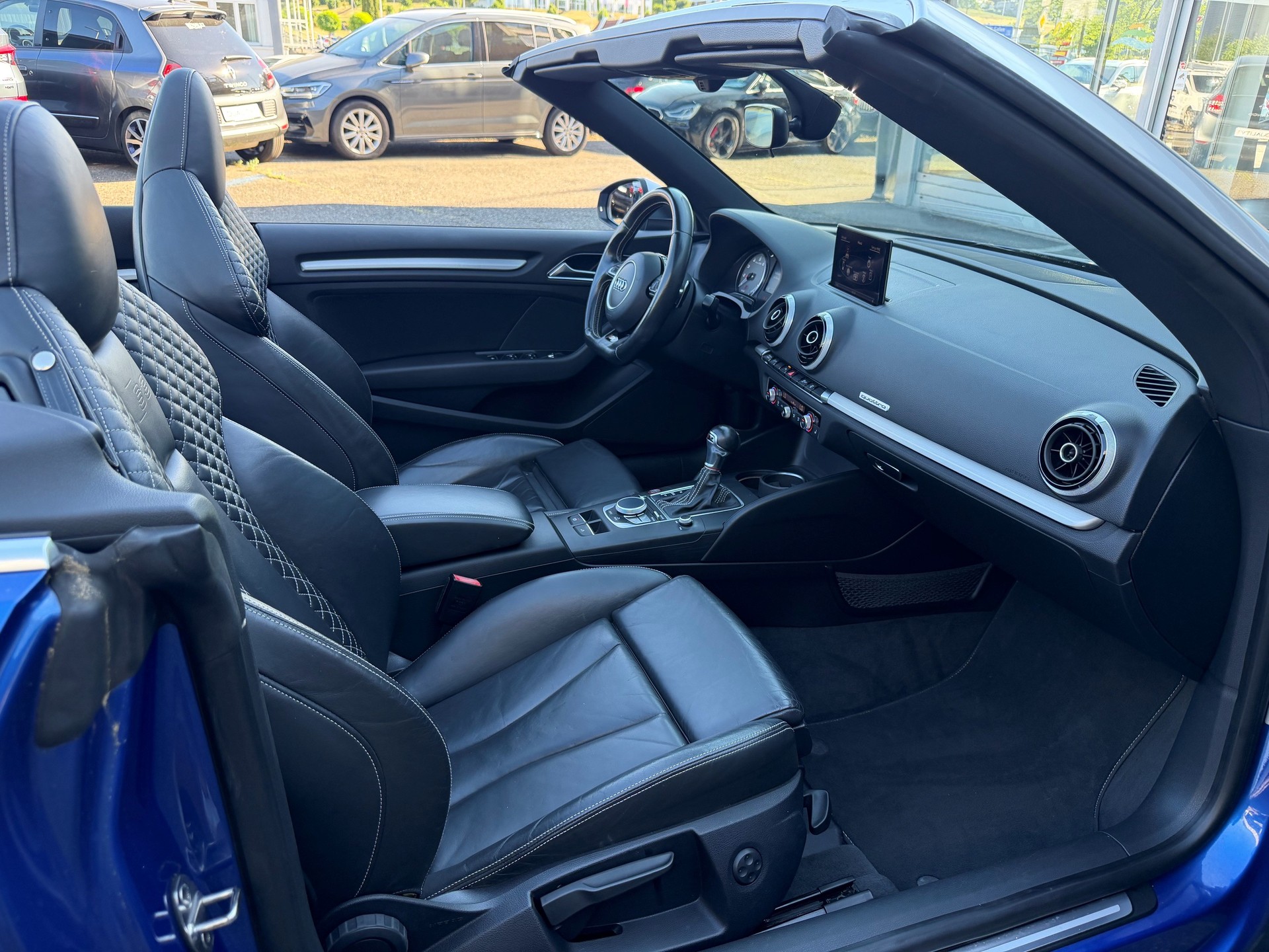 AUDI S3 Cabrio 2.0 TFSI quattro S-tronic-image-12