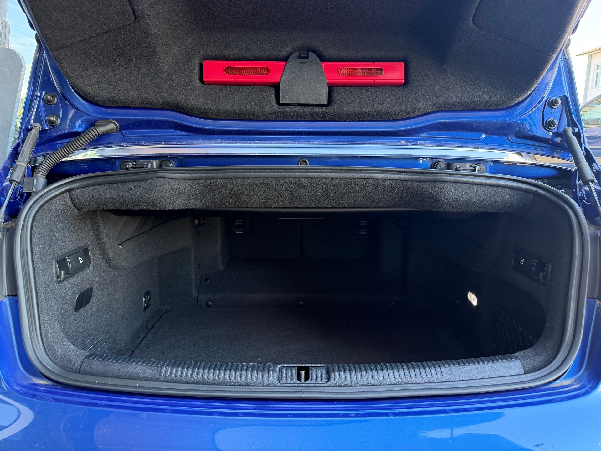 AUDI S3 Cabrio 2.0 TFSI quattro S-tronic-image-18