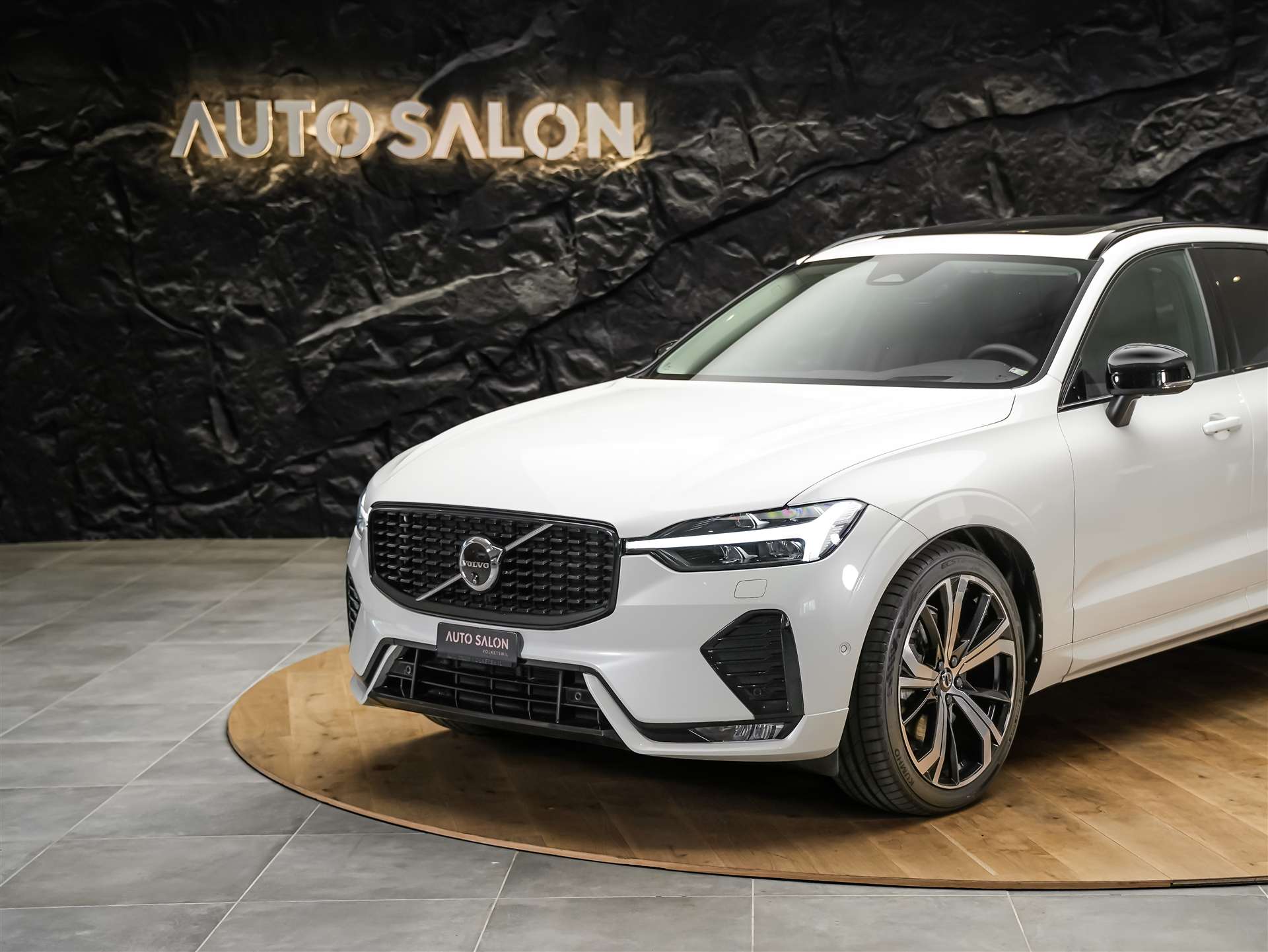 VOLVO XC60 B4 Diesel Mild Hybrid AWD Ultimate Dark Geartronic *Panorama*Head-Up*Standheizung*-image-17