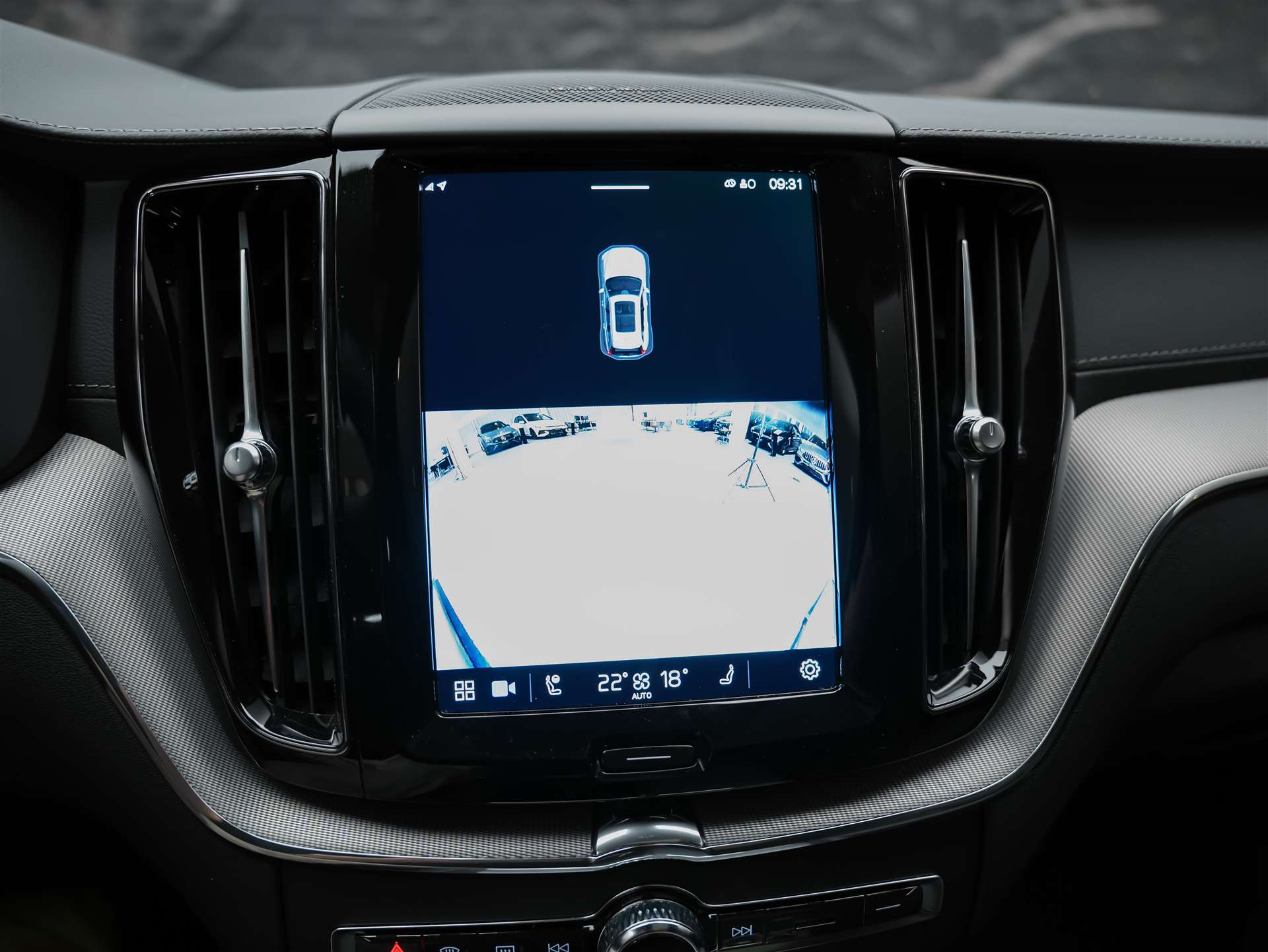 VOLVO XC60 B4 Diesel Mild Hybrid AWD Ultimate Dark Geartronic *Panorama*Head-Up*Standheizung*-image-45