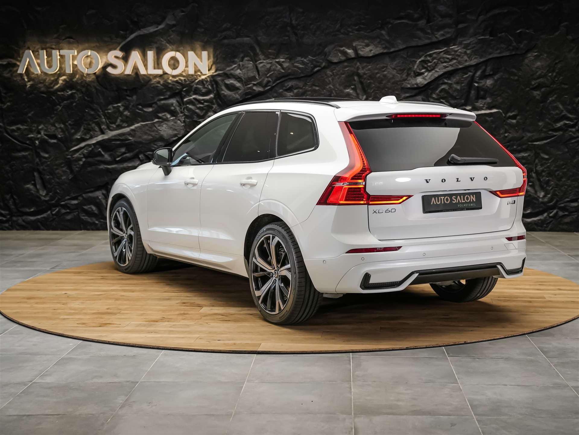 VOLVO XC60 B4 Diesel Mild Hybrid AWD Ultimate Dark Geartronic *Panorama*Head-Up*Standheizung*-showroom-element-3