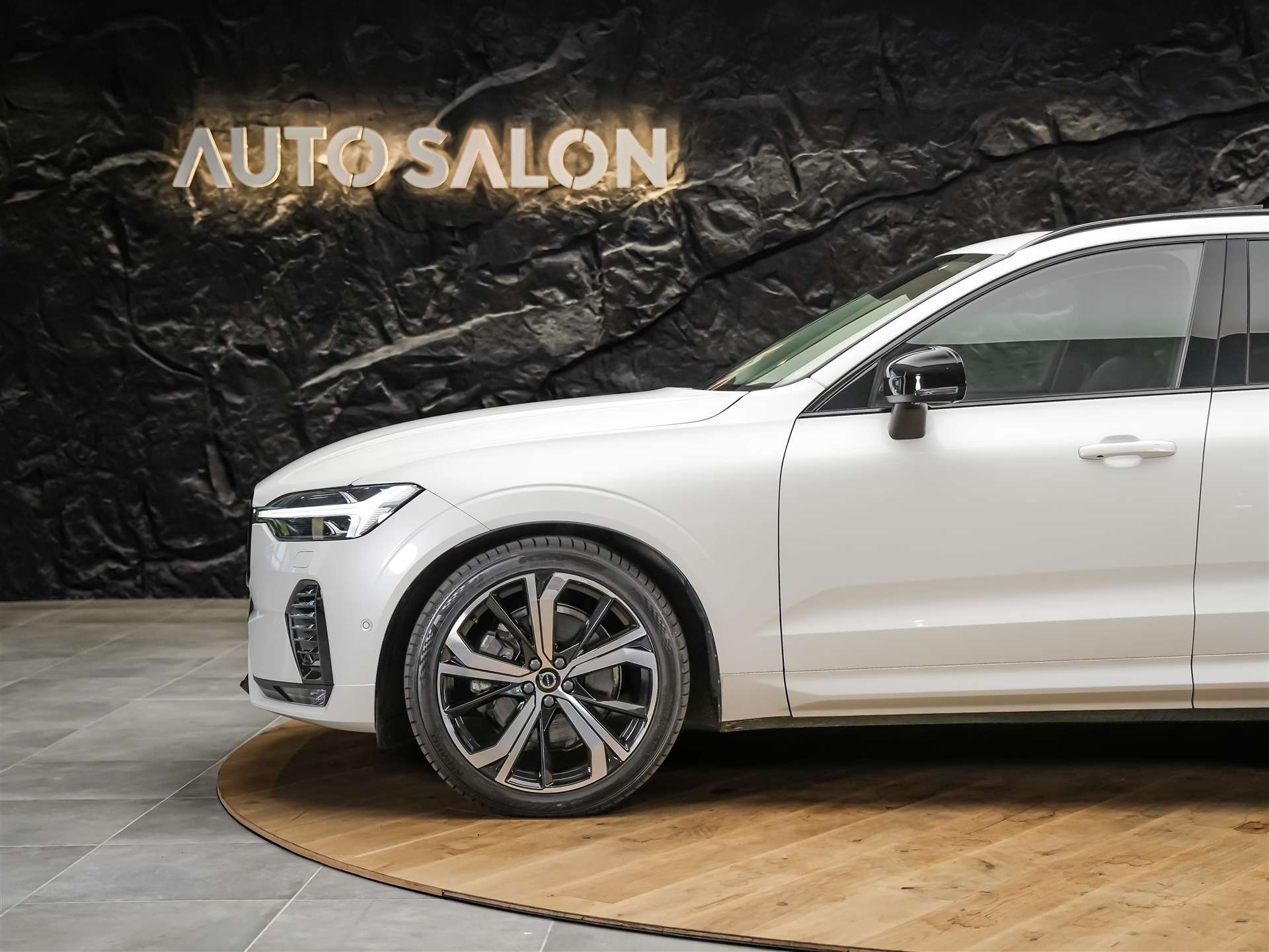 VOLVO XC60 B4 Diesel Mild Hybrid AWD Ultimate Dark Geartronic *Panorama*Head-Up*Standheizung*-image-18