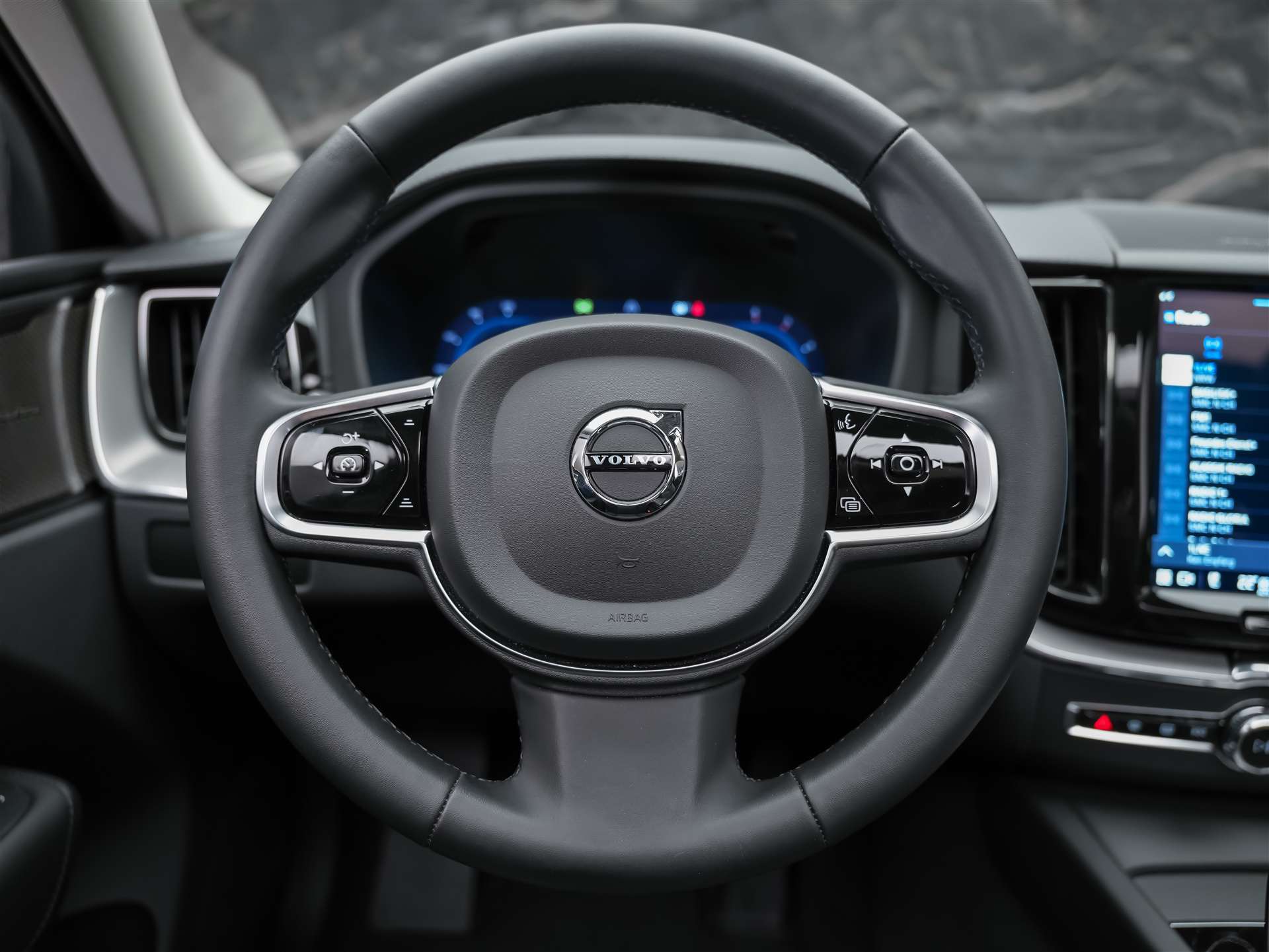VOLVO XC60 B4 Diesel Mild Hybrid AWD Ultimate Dark Geartronic *Panorama*Head-Up*Standheizung*-image-30