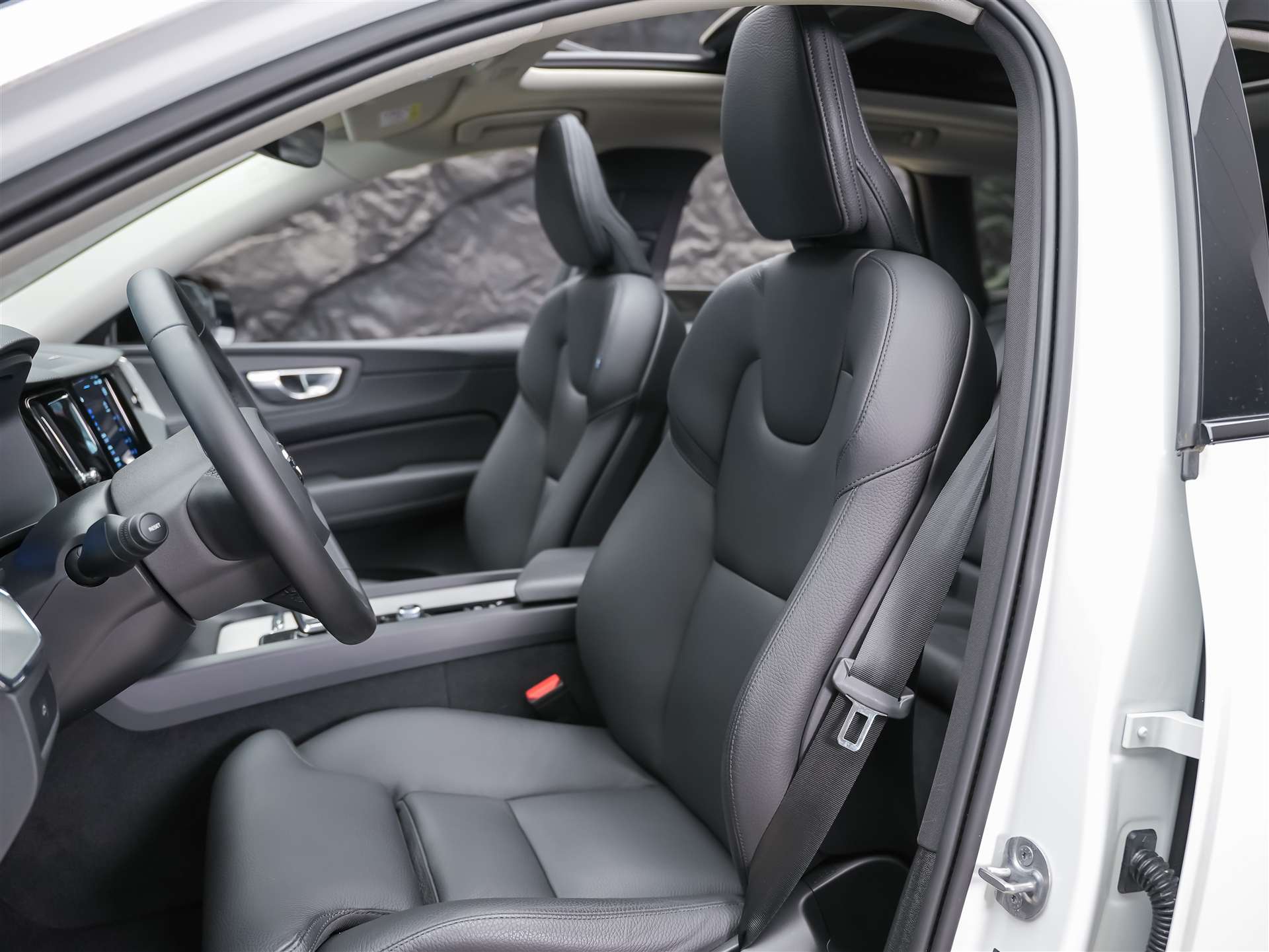 VOLVO XC60 B4 Diesel Mild Hybrid AWD Ultimate Dark Geartronic *Panorama*Head-Up*Standheizung*-image-9