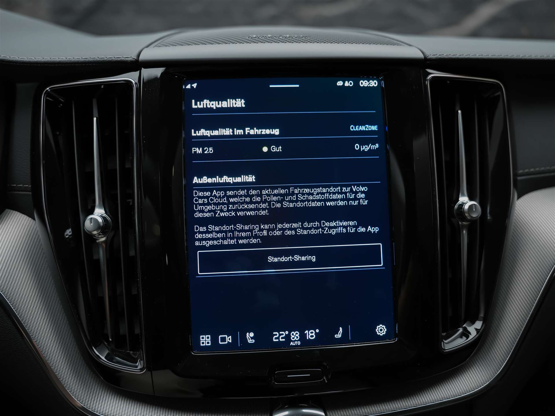 VOLVO XC60 B4 Diesel Mild Hybrid AWD Ultimate Dark Geartronic *Panorama*Head-Up*Standheizung*-image-37