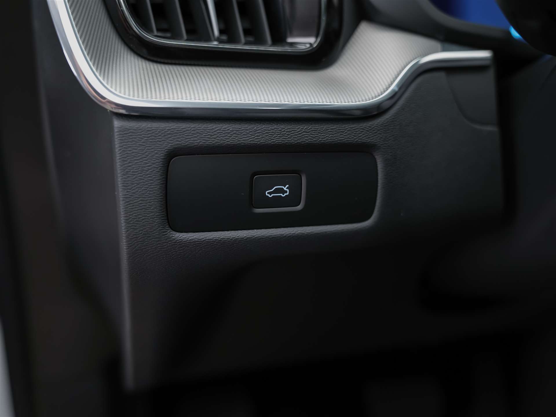 VOLVO XC60 B4 Diesel Mild Hybrid AWD Ultimate Dark Geartronic *Panorama*Head-Up*Standheizung*-image-28