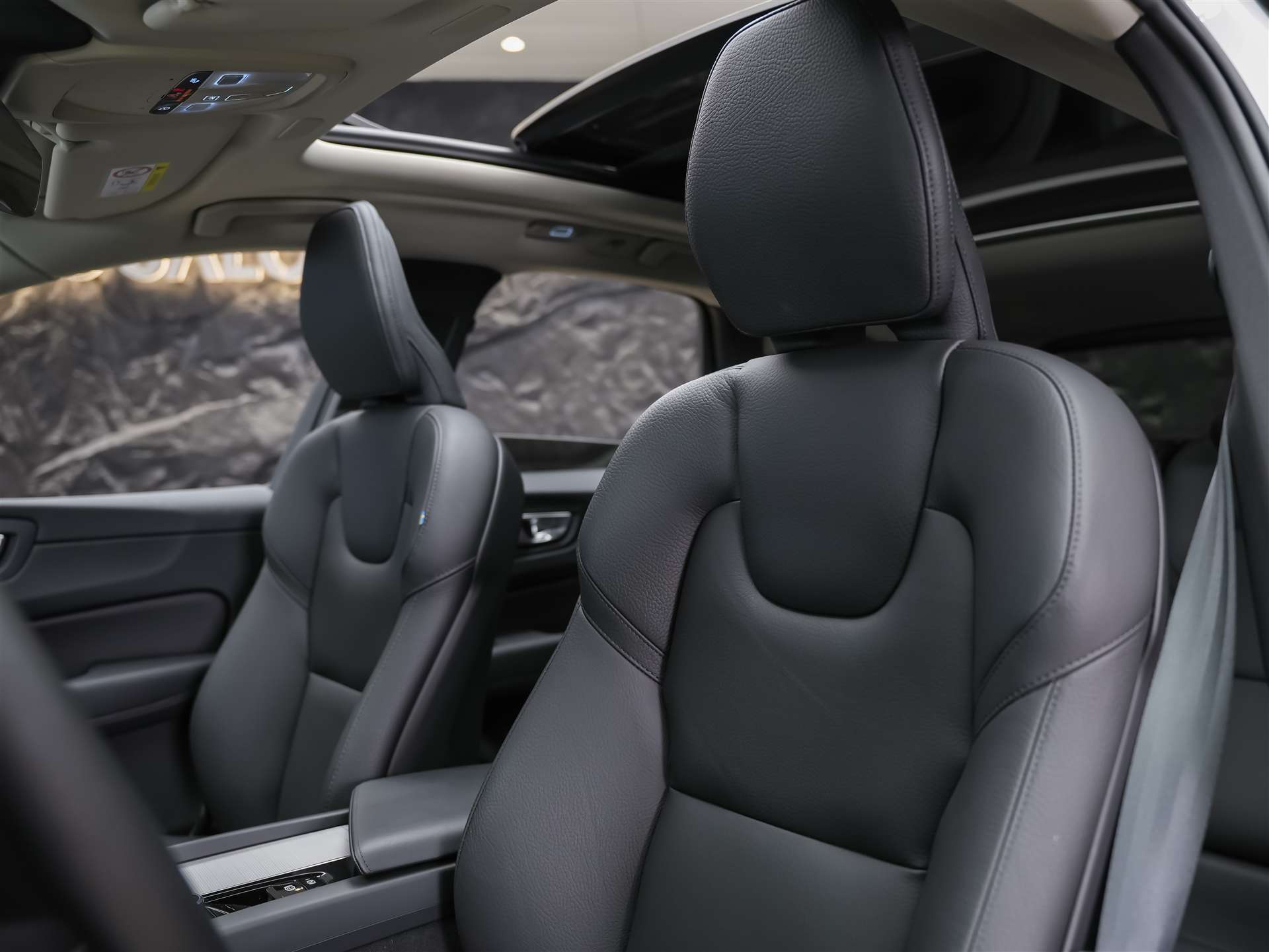 VOLVO XC60 B4 Diesel Mild Hybrid AWD Ultimate Dark Geartronic *Panorama*Head-Up*Standheizung*-image-10