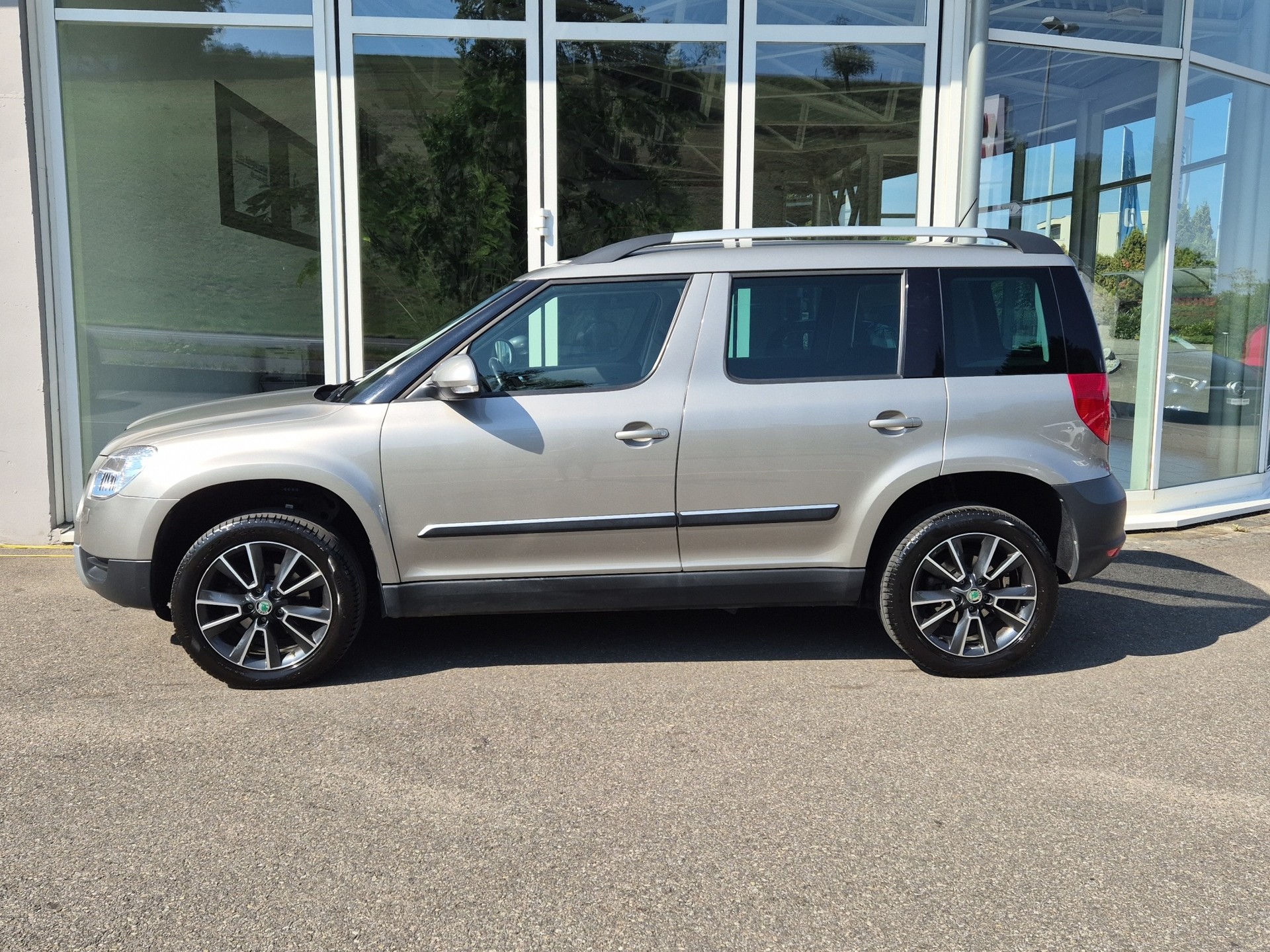 SKODA Yeti 1.4 TSI Fresh-showroom-element-2