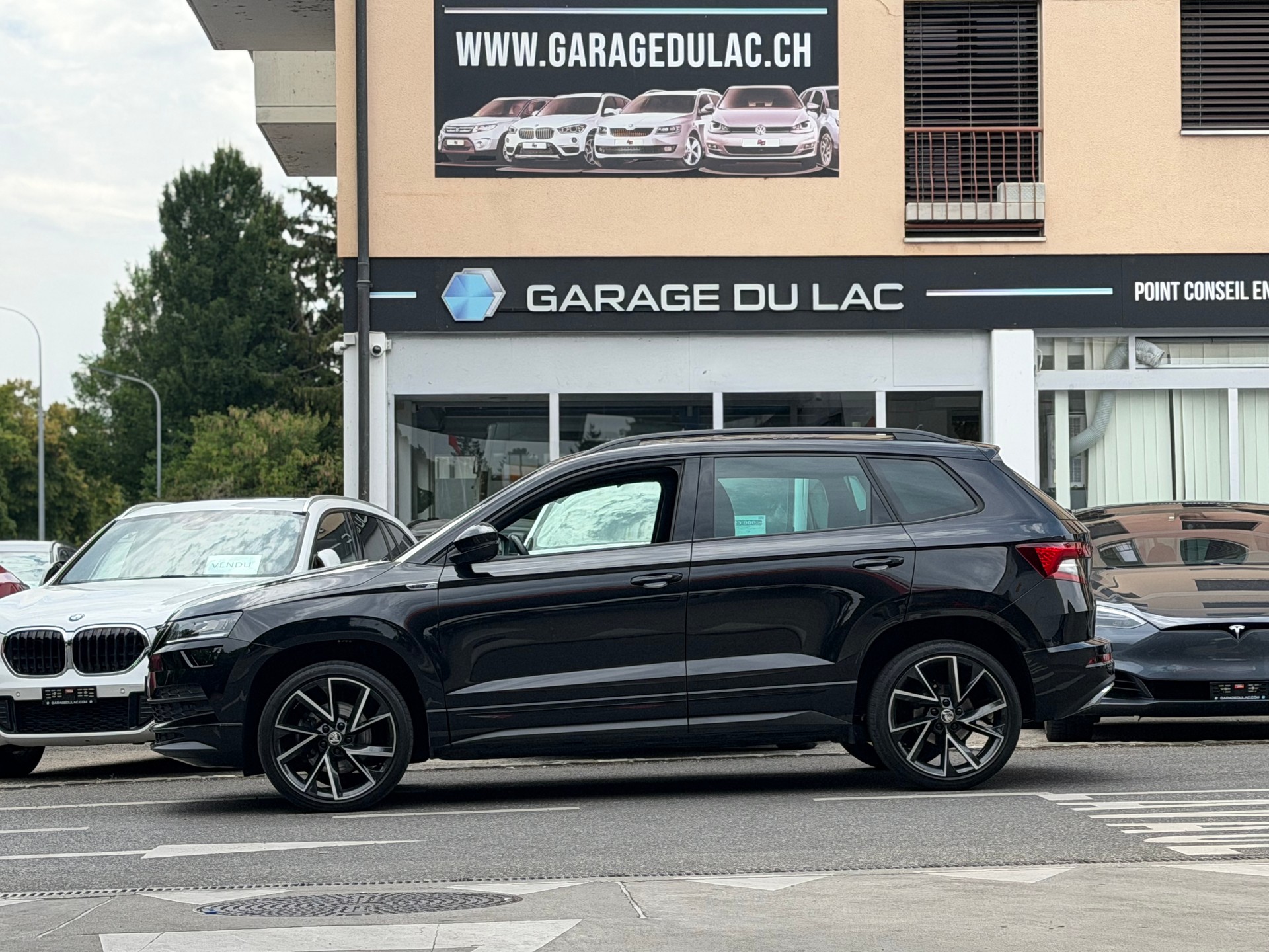 SKODA Karoq 1.5 TSI ACT SportLine DSG-showroom-element-3