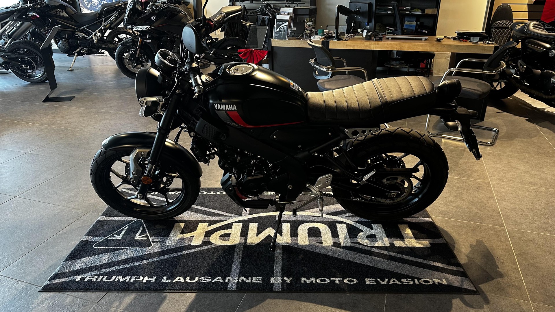 YAMAHA XSR 125-image-1
