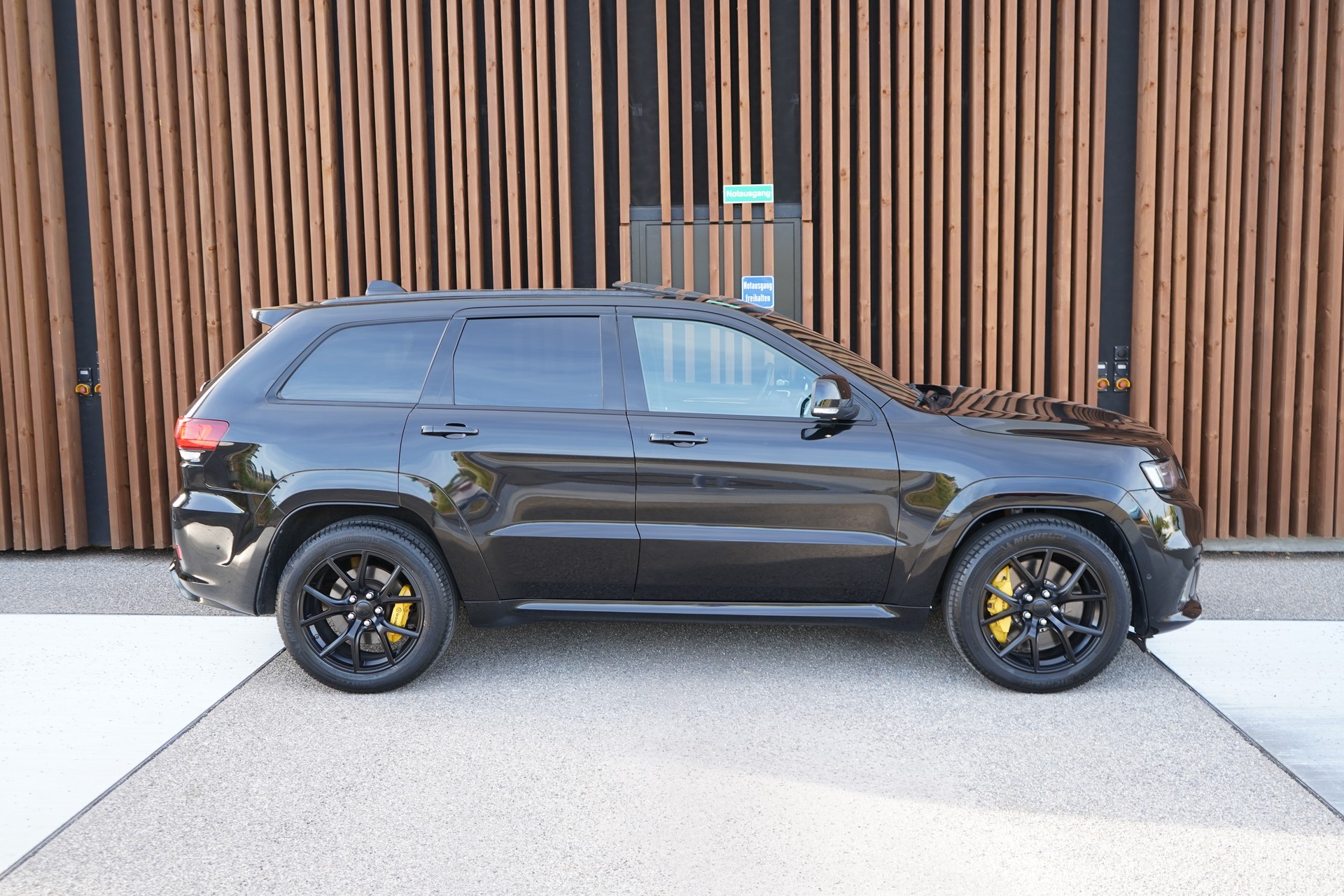 JEEP GRAND CHEROKEE 6.2 V8 HEMI TRACKHAWK AUTOMATIC l 710 PS-image-4