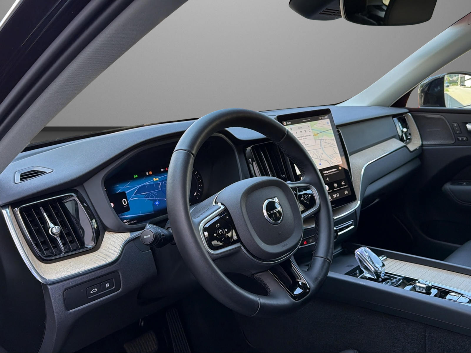 VOLVO V60 T6 eAWD Twin Engine R-Design Geartronic-image-7