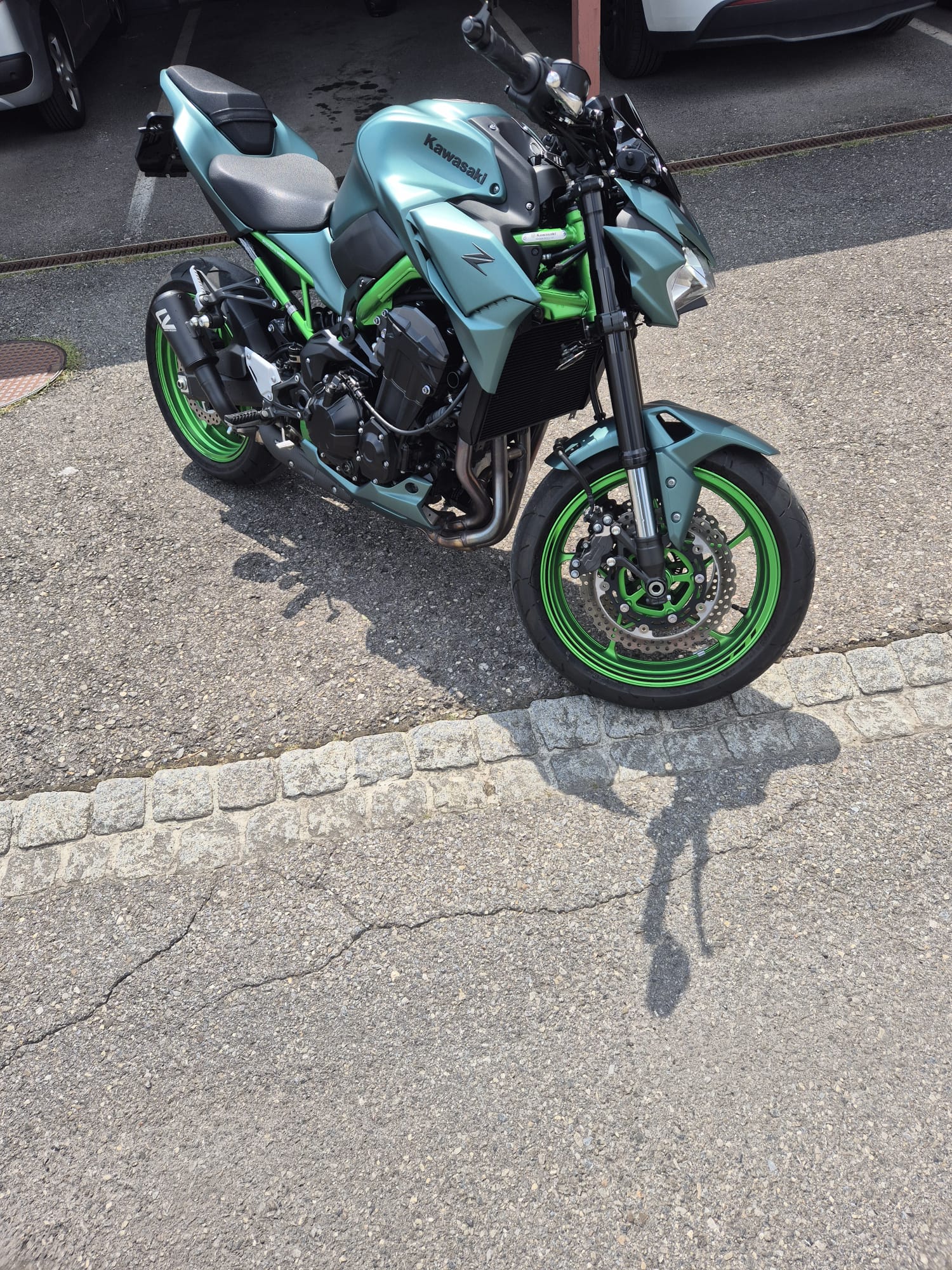 KAWASAKI Z 900-image-1
