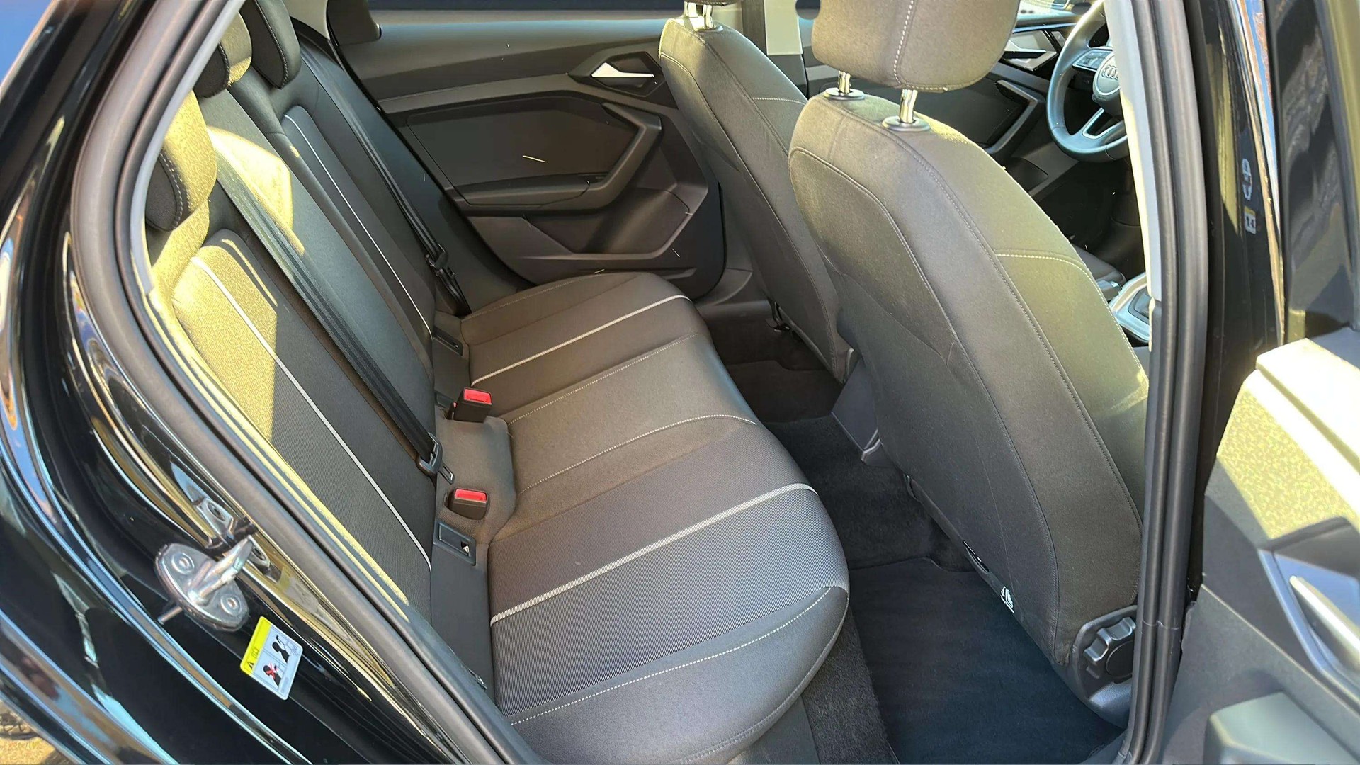 AUDI A1 Sportback 30 TFSI S-tronic Intense mit 5J Werksgarantie oder bis 100000km-image-13