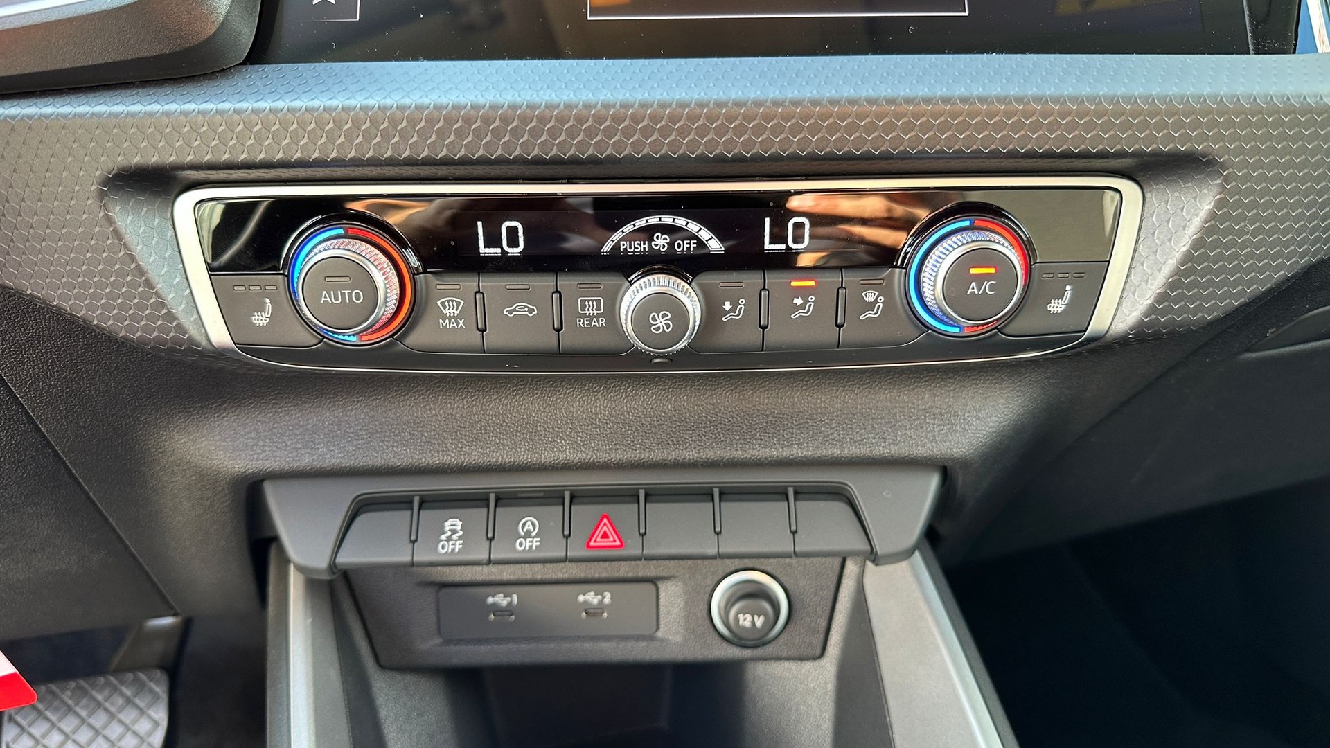 AUDI A1 Sportback 30 TFSI S-tronic Intense mit 5J Werksgarantie oder bis 100000km-image-19