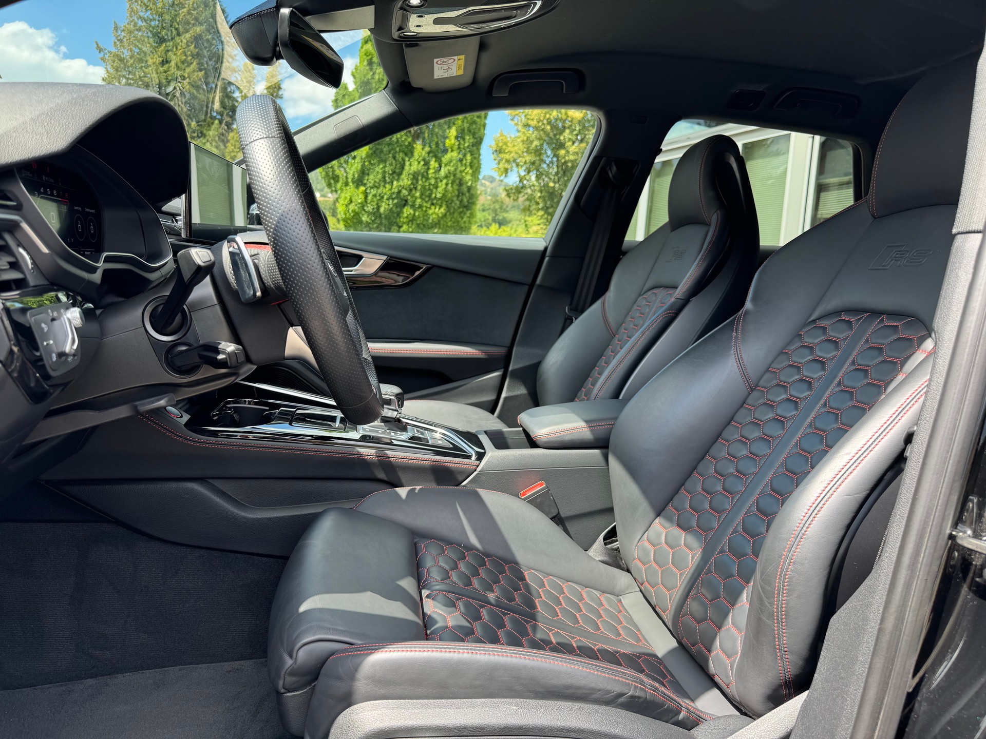 AUDI RS4 Avant quattro tiptronic-image-8