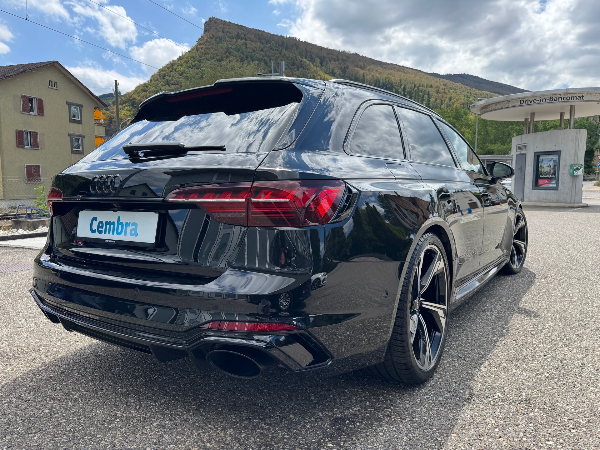 AUDI RS4 Avant quattro tiptronic-image-6