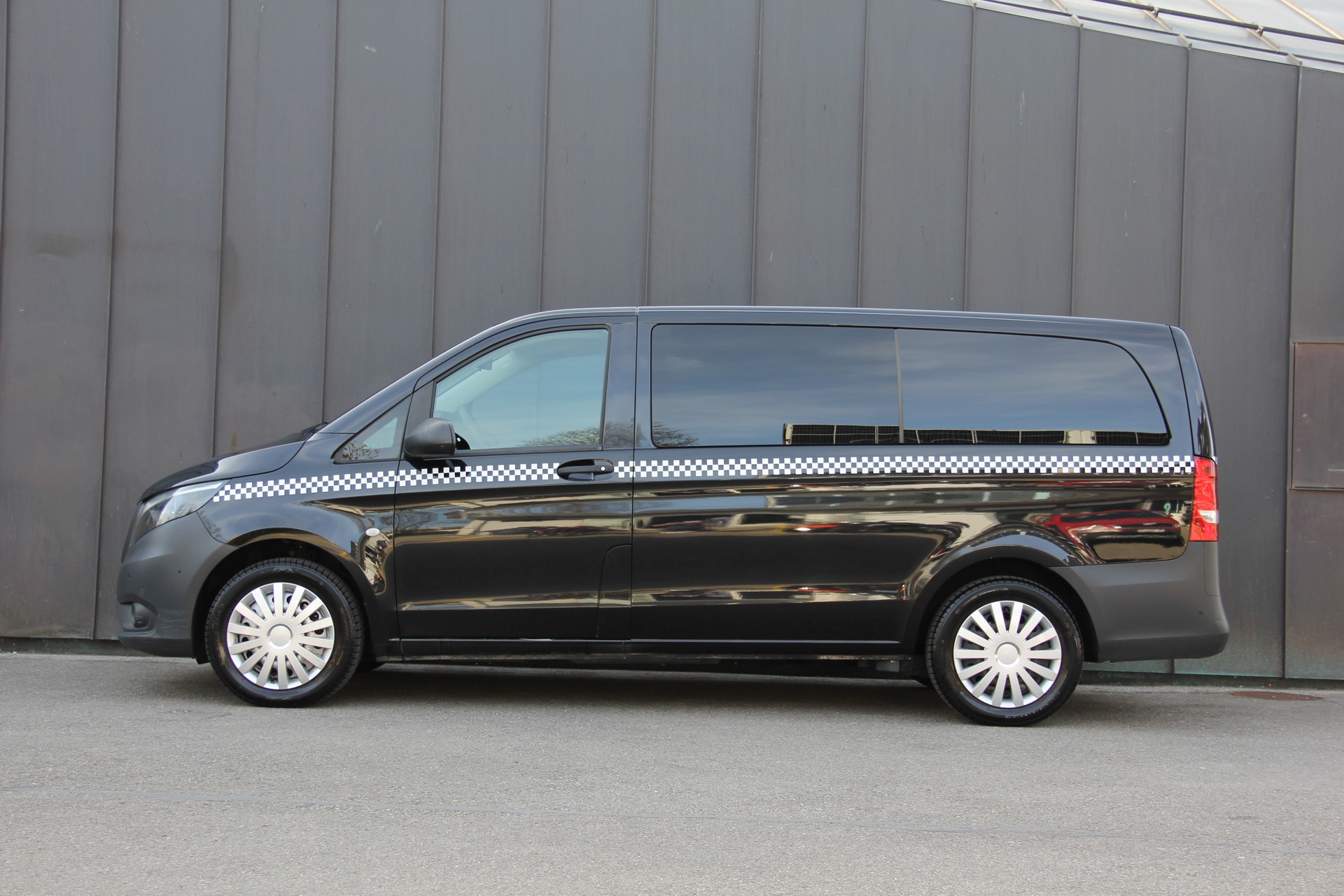MERCEDES-BENZ Vito 116 BlueTec Tourer Base L 4Matic 7G-Tronic **4X4** **9-SITZE** **FRISCH-AB-MFK**-image-4
