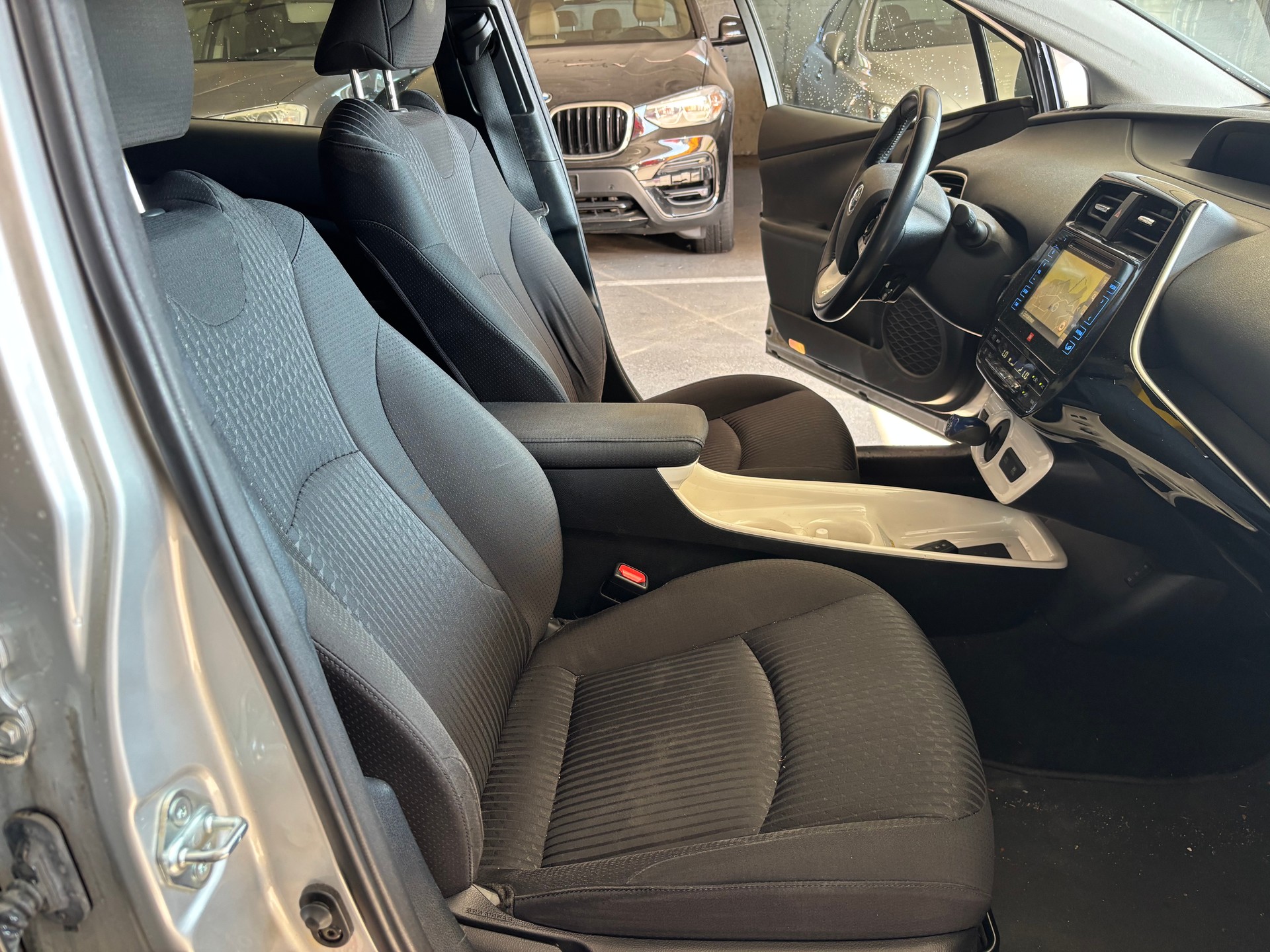 TOYOTA PRIUS-image-10