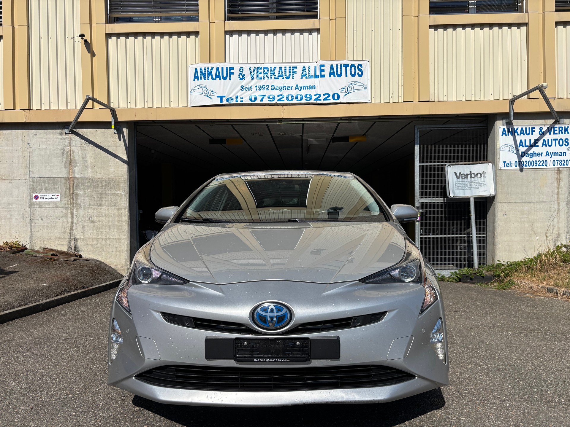 TOYOTA PRIUS