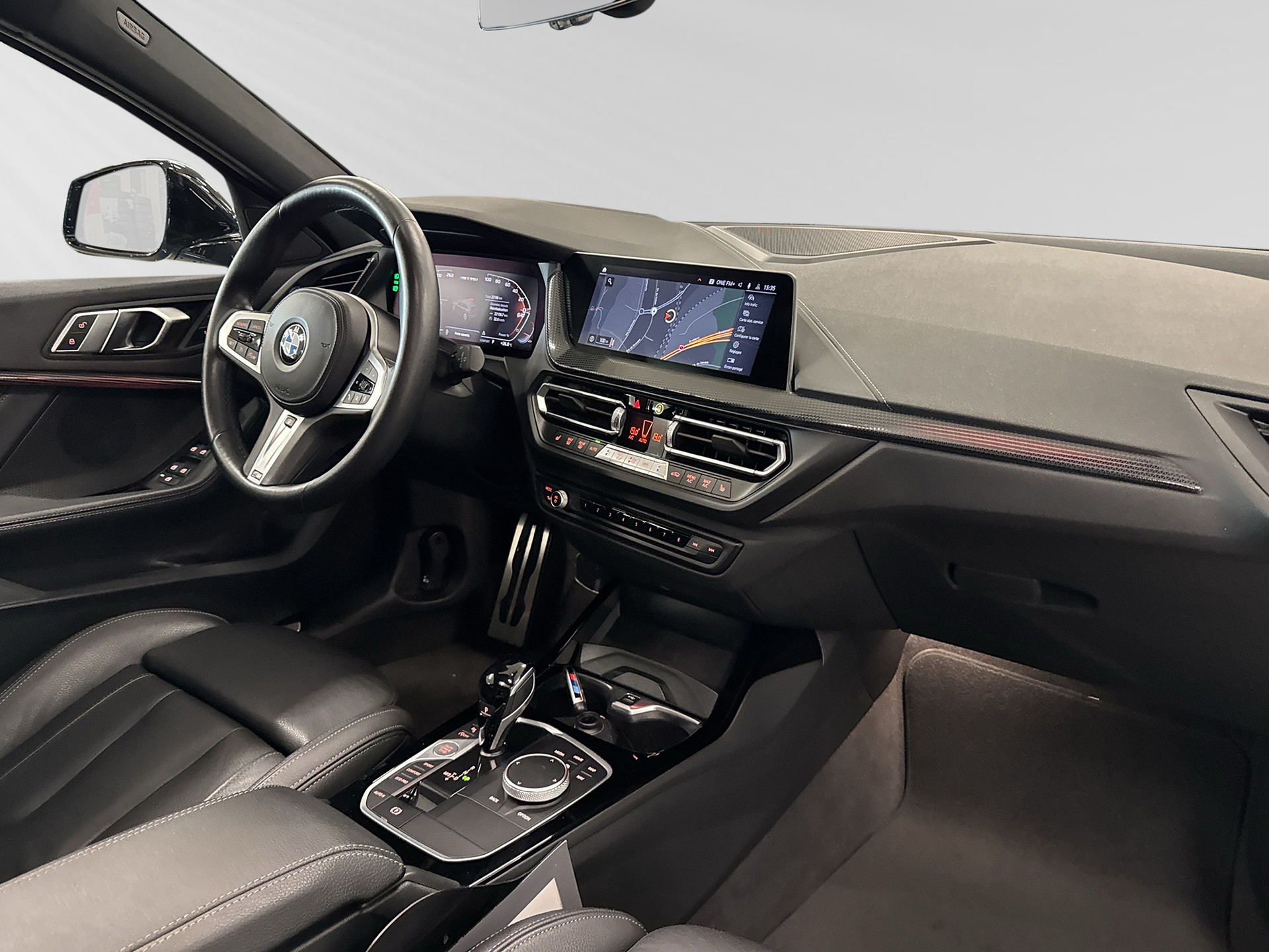 BMW M135i xDrive Steptronic-image-4