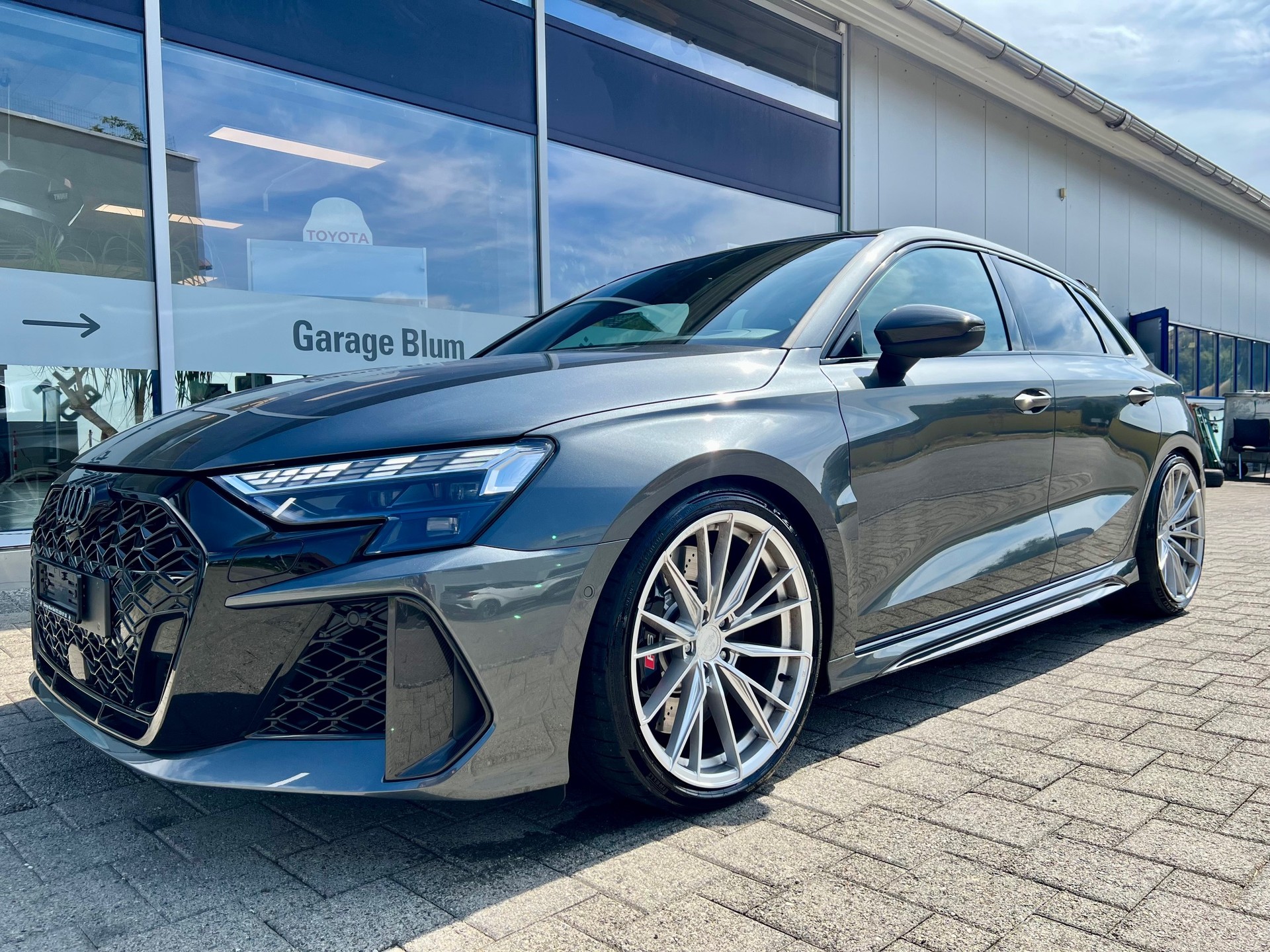 AUDI RS3 Sportback 2.5 TSI quattro S-tronic-showroom-element-1