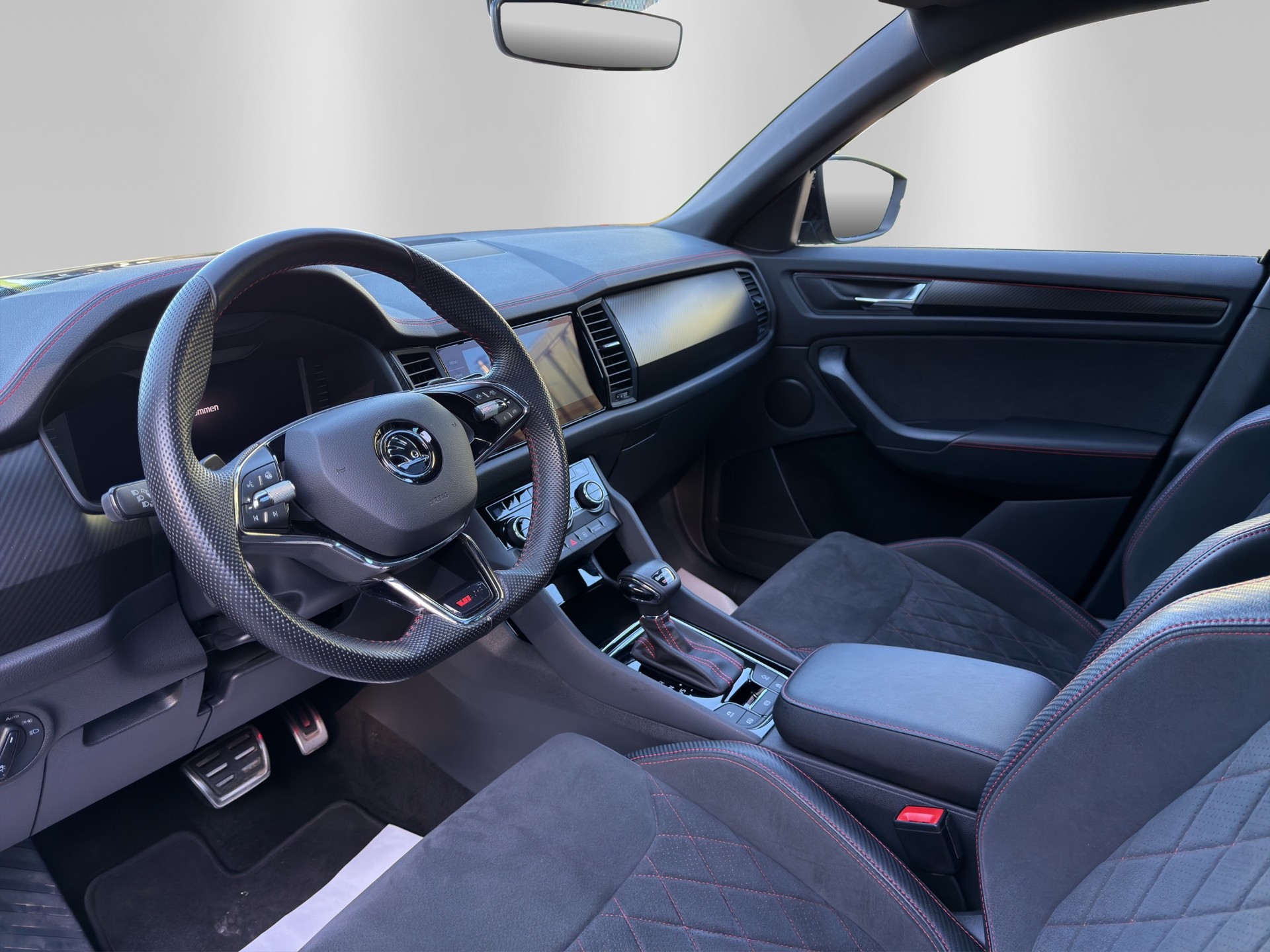 SKODA Kodiaq 2.0 TSI 4x4 RS-image-9