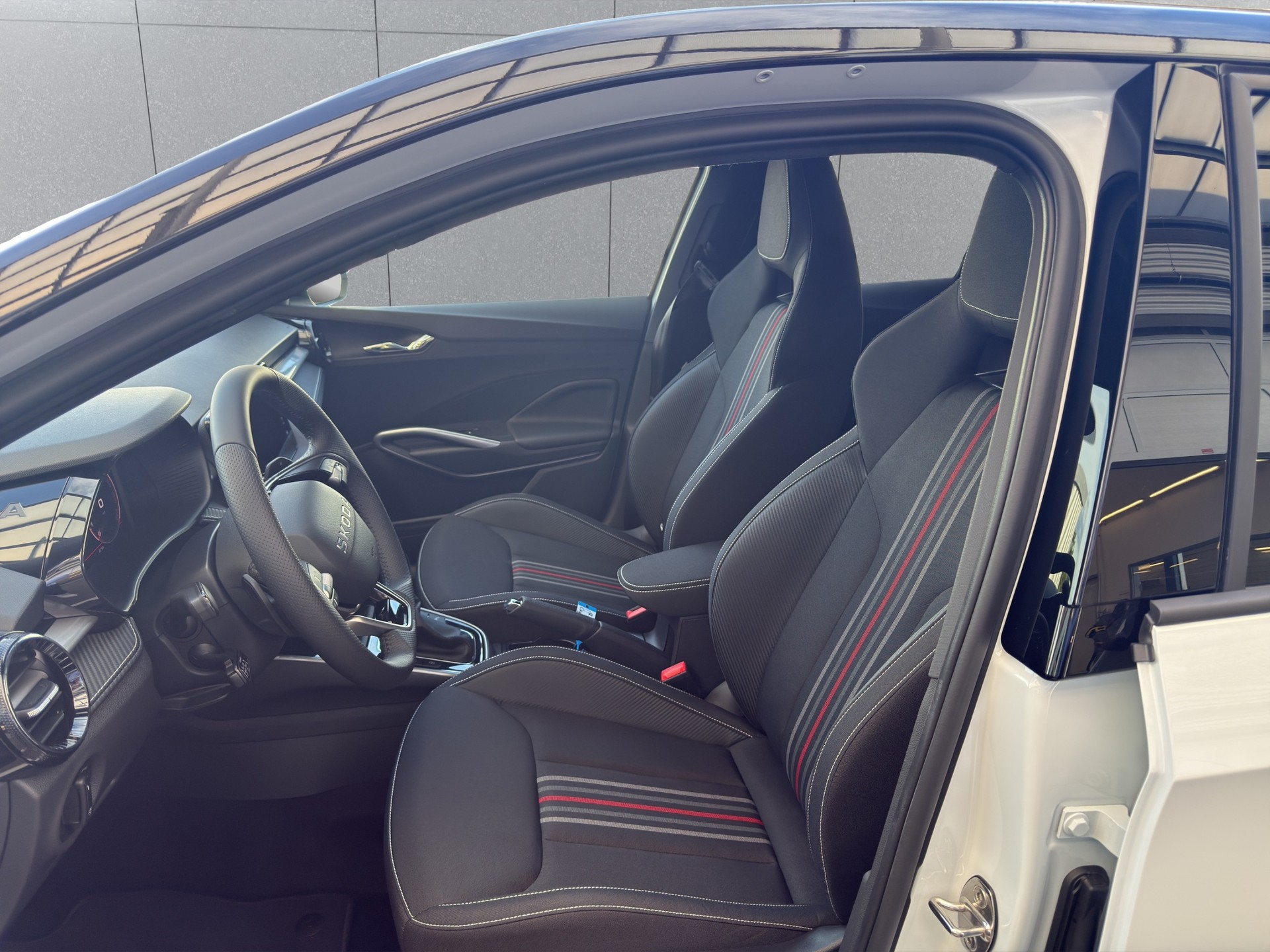 SKODA Fabia 1.5 TSI 130 DSG-image-11