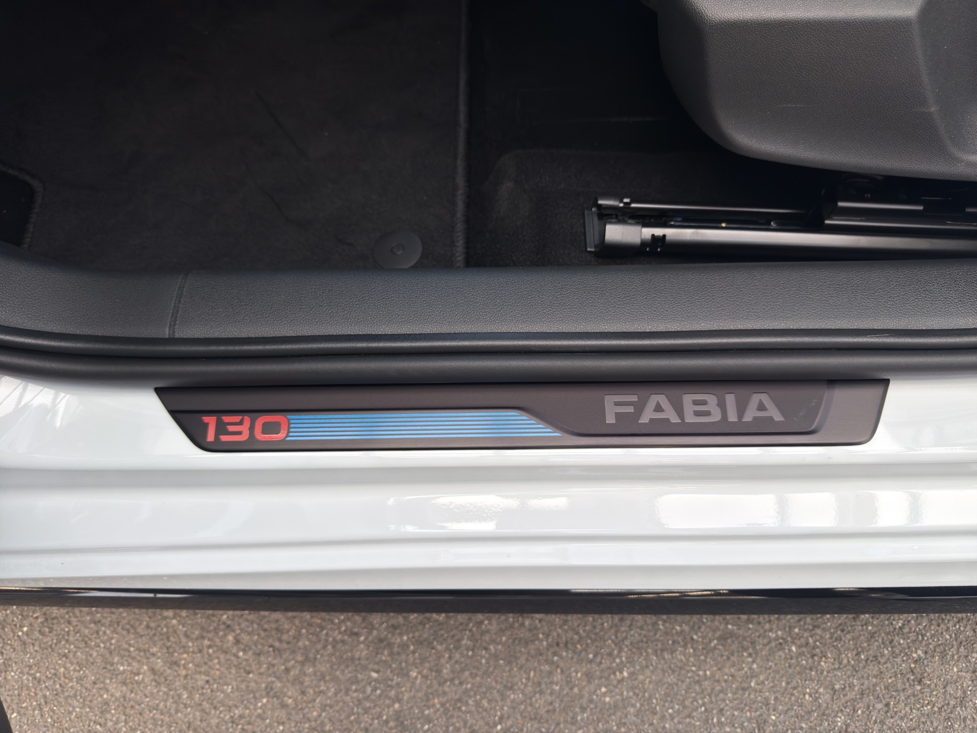 SKODA Fabia 1.5 TSI 130 DSG-image-15