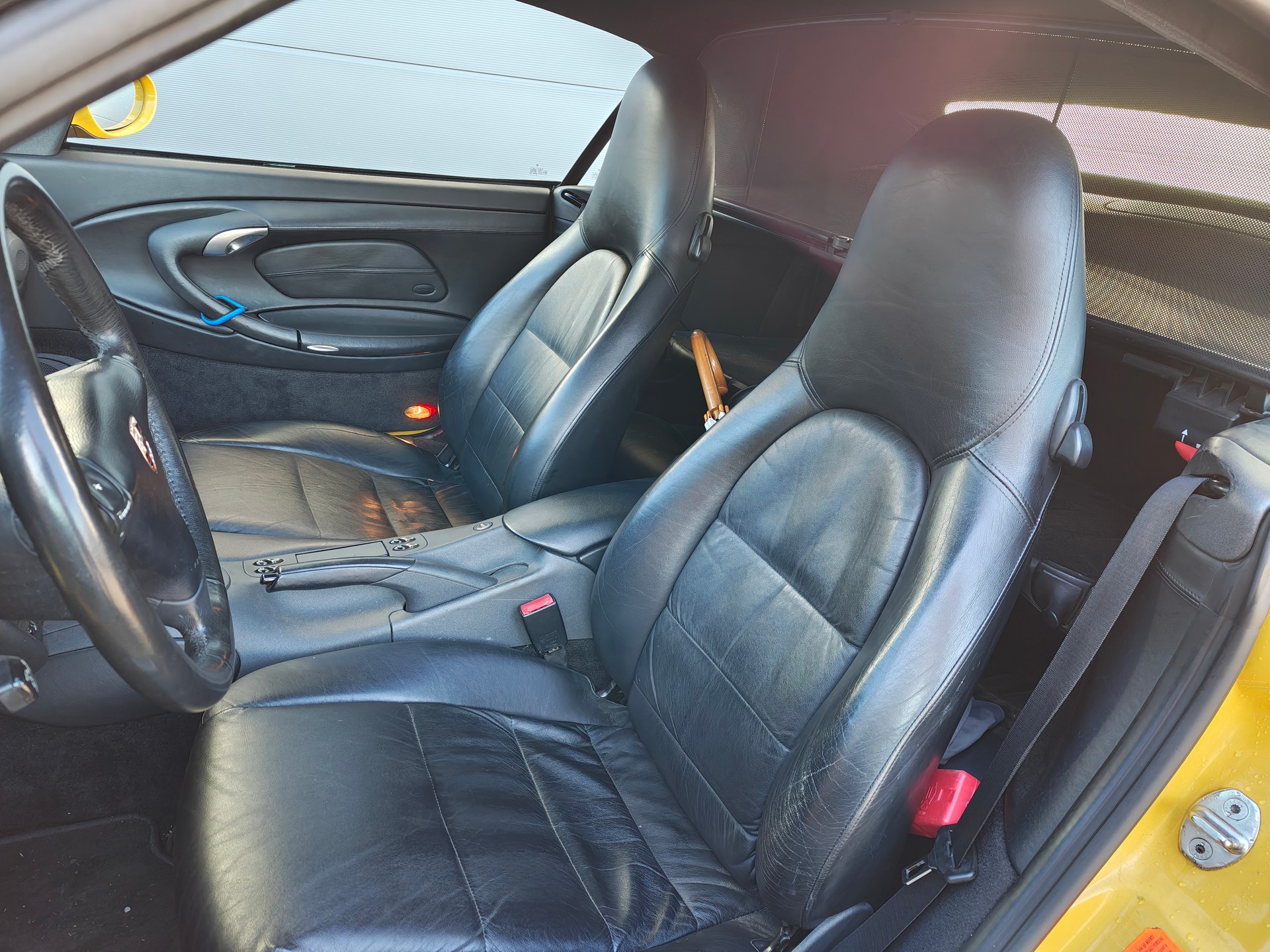 PORSCHE 911 Carrera Cabrio-image-3