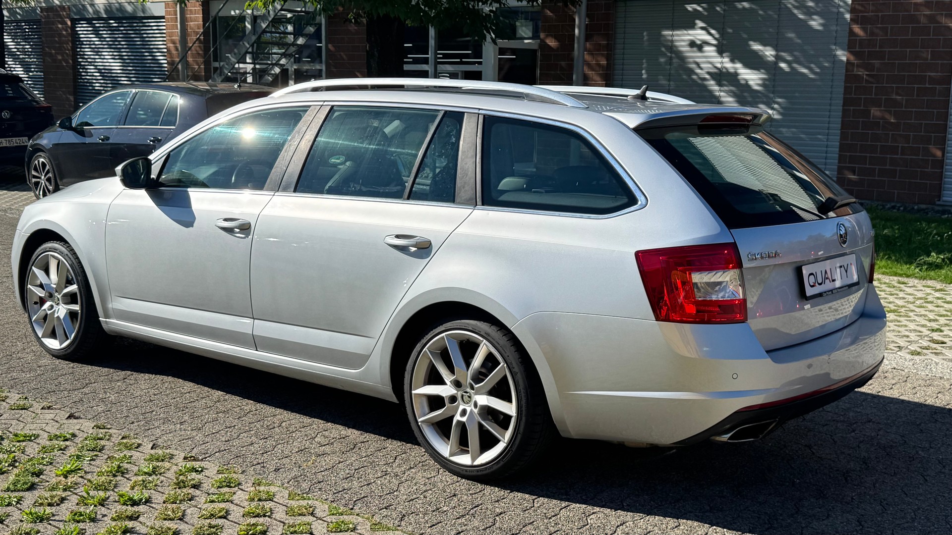 SKODA Octavia Combi 2.0 TDI RS DSG-image-5