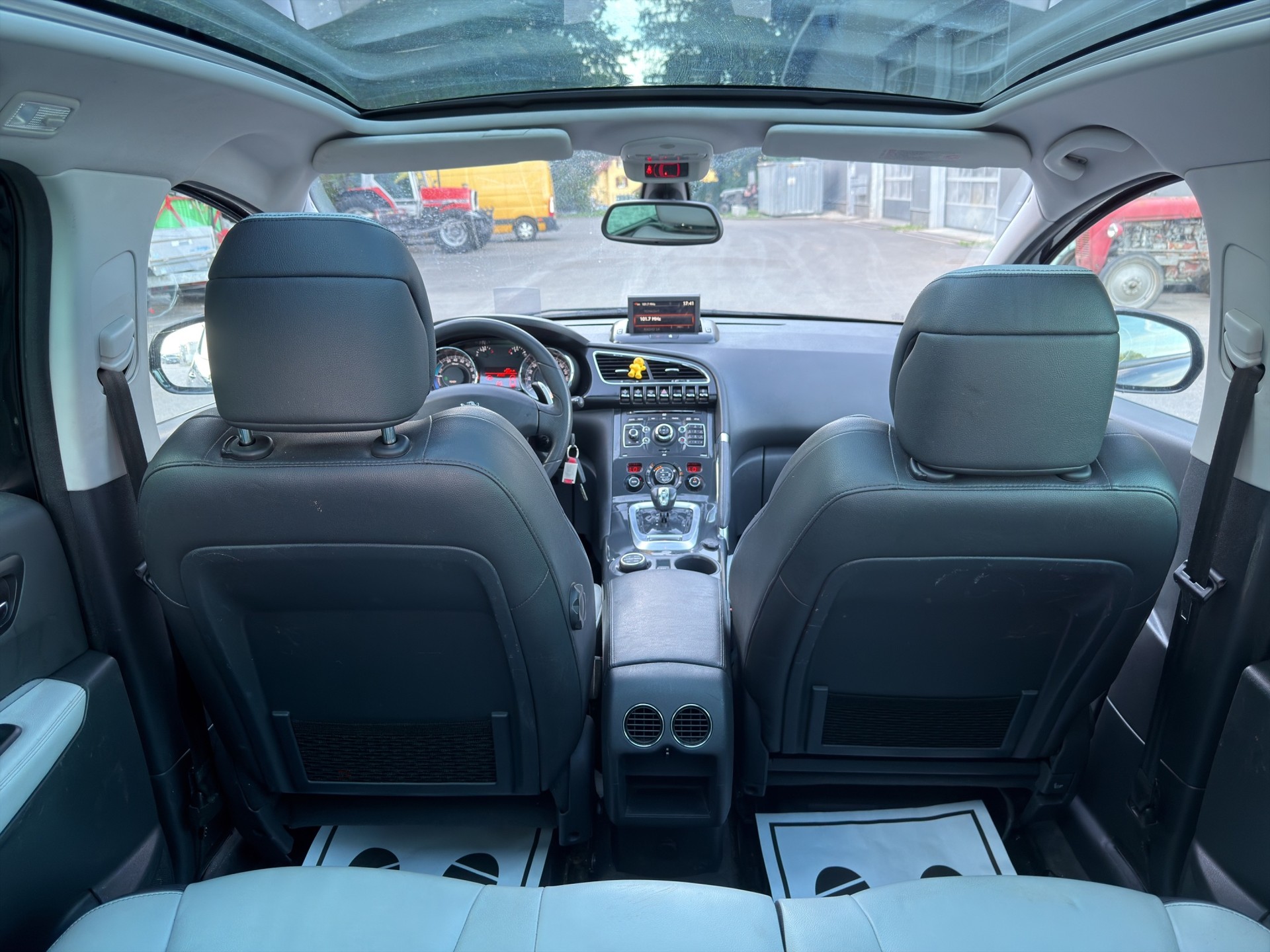 PEUGEOT 3008 HYbrid4 2.0 HDI EGS6-image-10