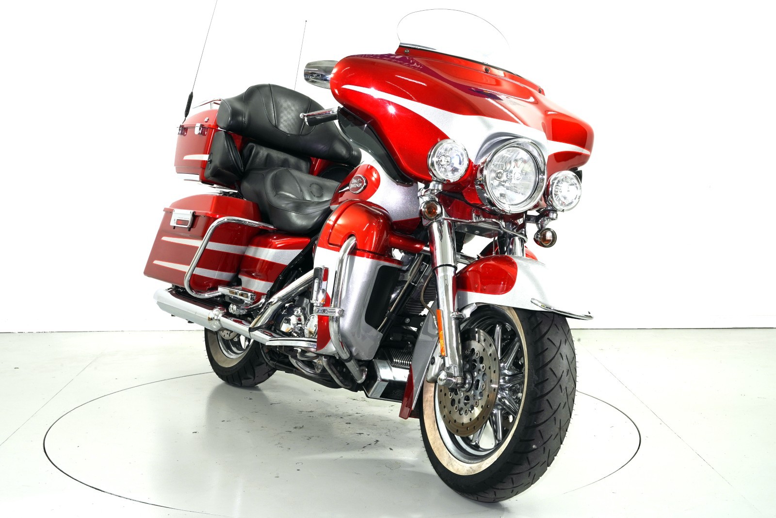 HARLEY-DAVIDSON FLHTCUSE3-image-1
