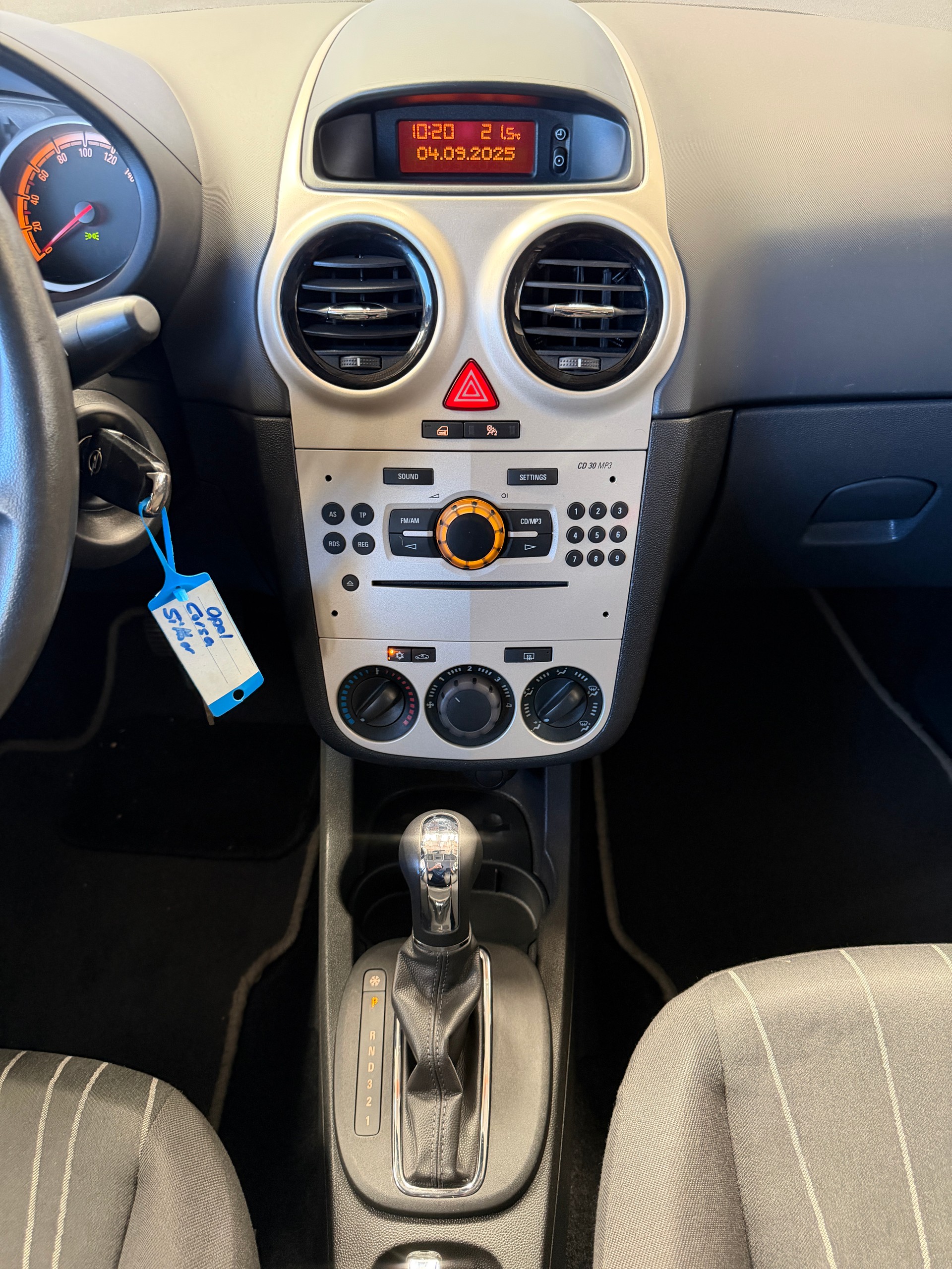 OPEL Corsa 1.4 Automatik-image-16