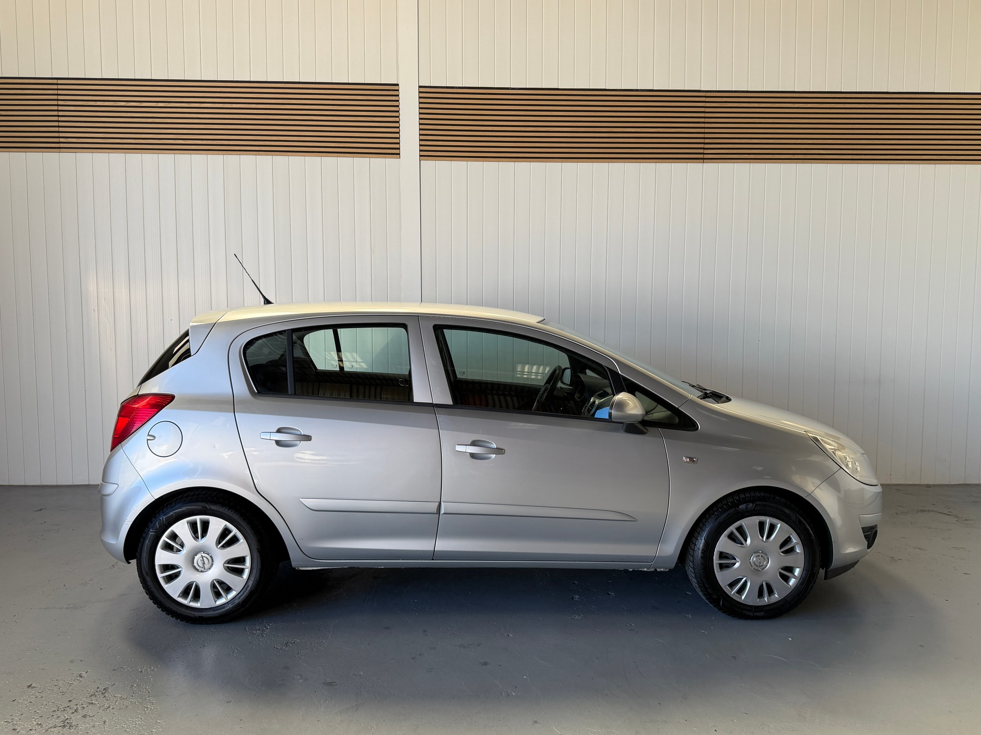 OPEL Corsa 1.4 Automatik-image-5