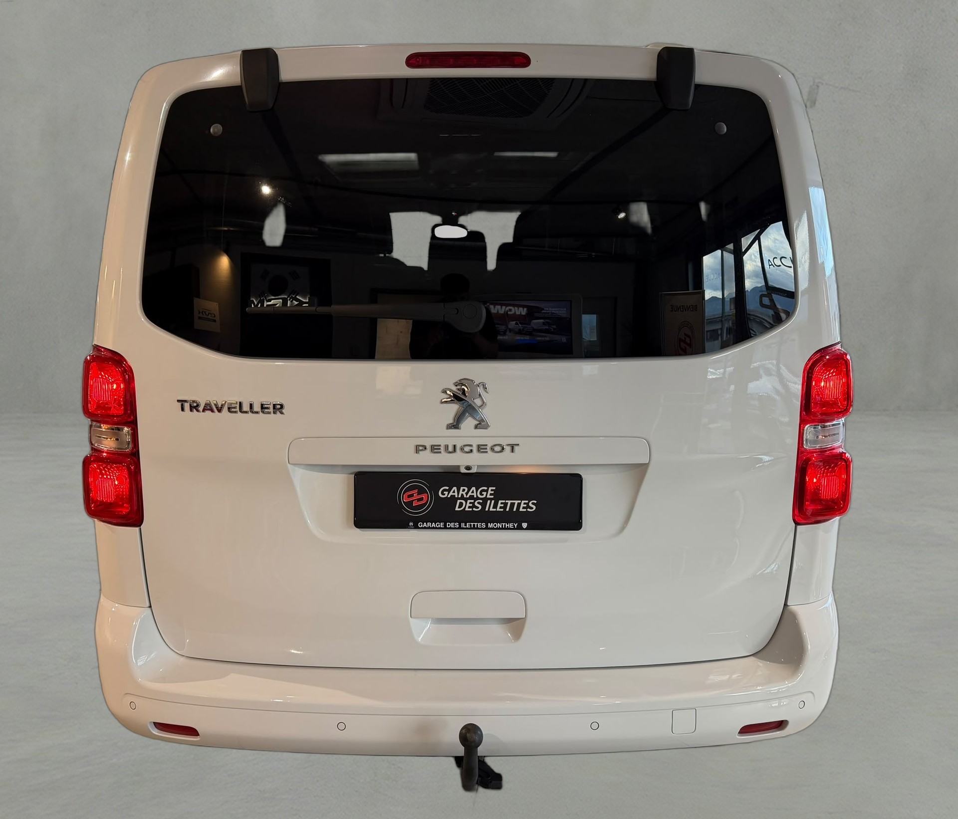 PEUGEOT Traveller 2.0 BlueHDi Business VIP Standard EAT8-showroom-element-2