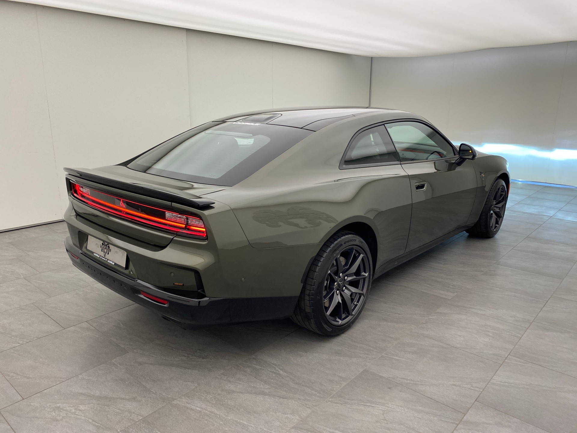 DODGE Charger Scat Pack Plus 2-Door AWD-showroom-element-3