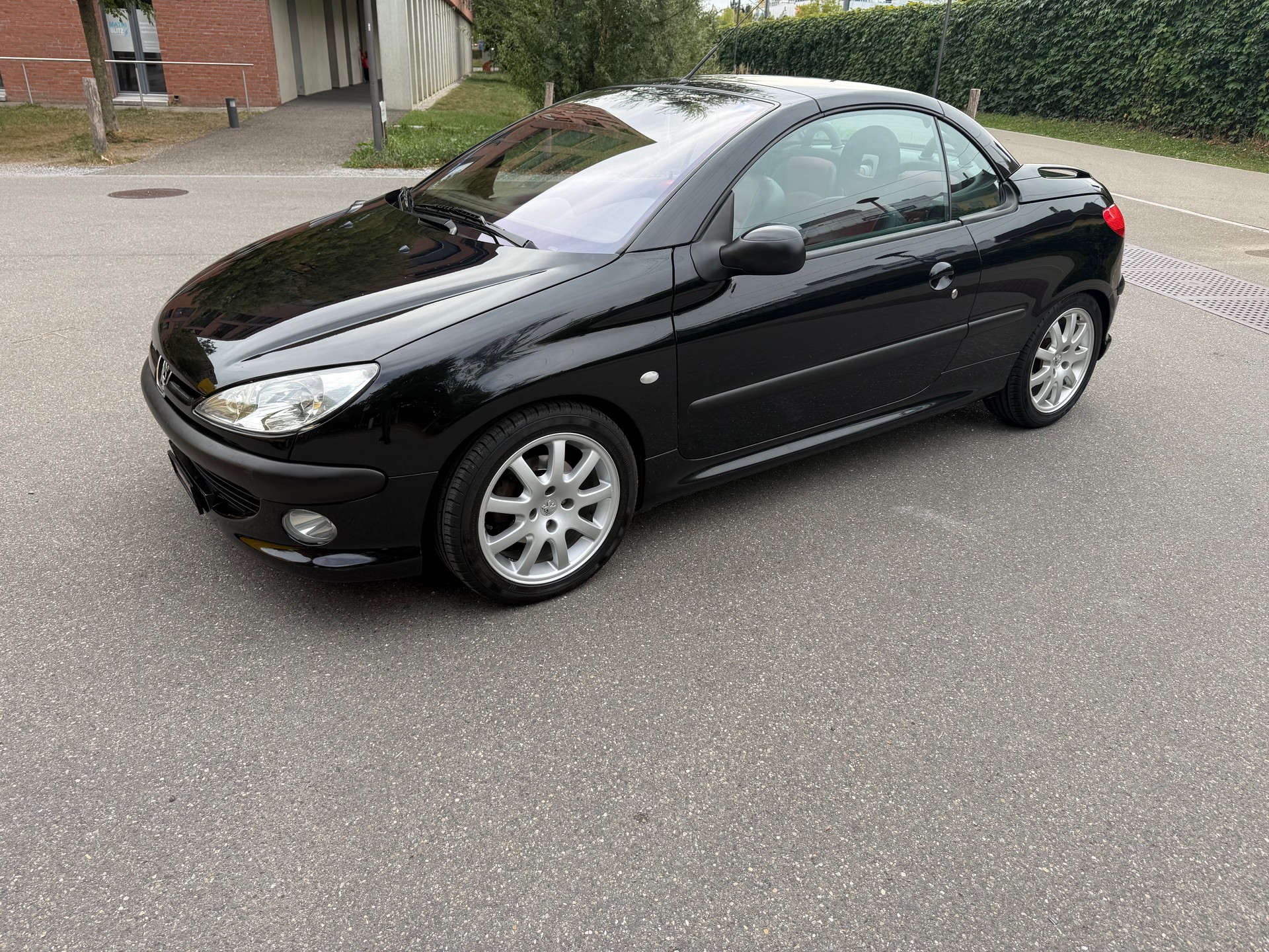 PEUGEOT 206 CC 2.0 16V Black & Silver Edition