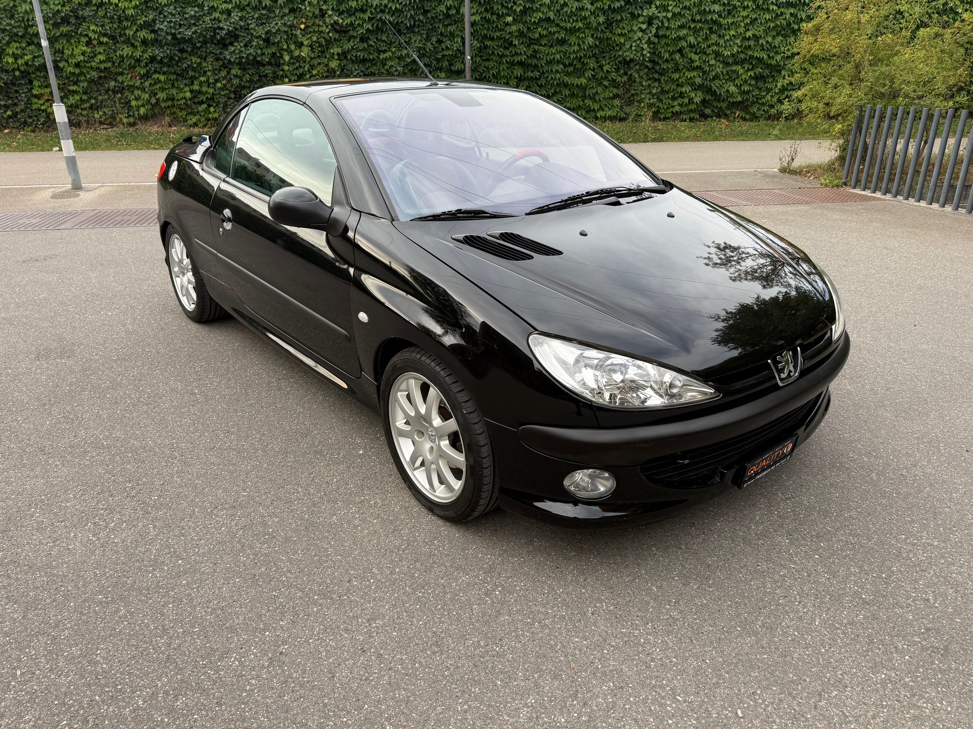 PEUGEOT 206 CC 2.0 16V Black & Silver Edition-showroom-element-2