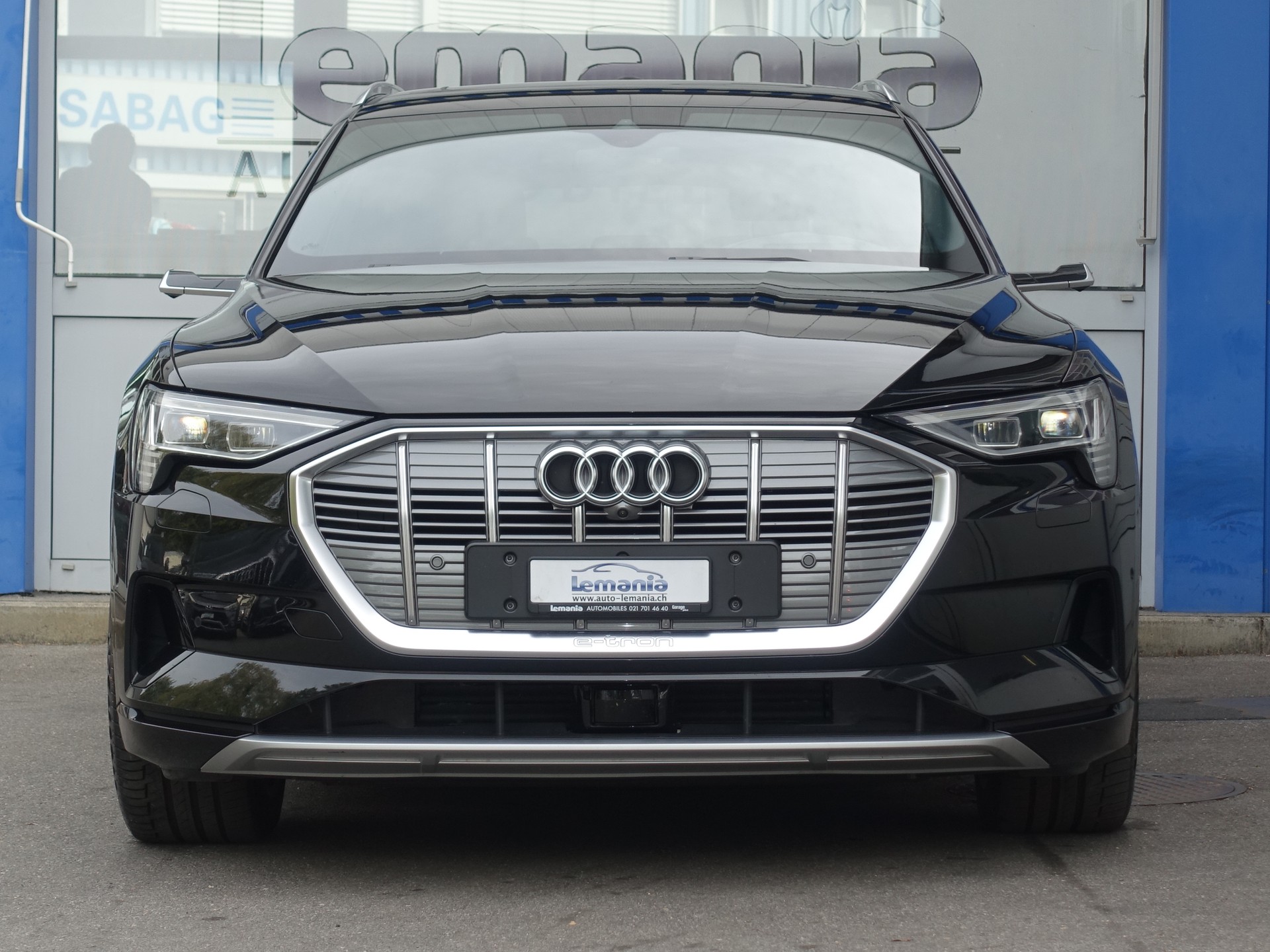AUDI e-tron 55 S Line Black Edition quattro-showroom-element-2