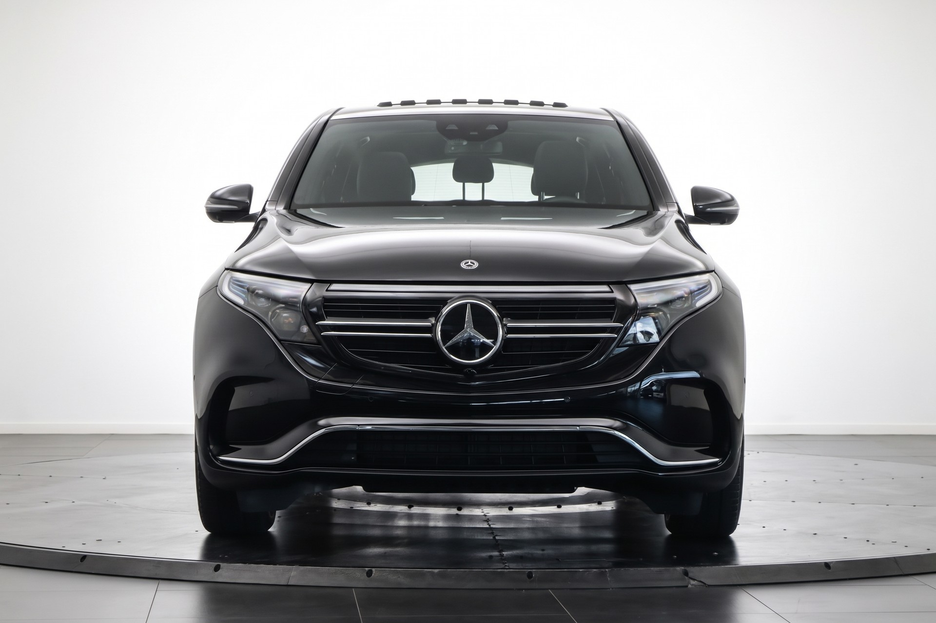 MERCEDES-BENZ EQC 400 AMG Line 4Matic Sièges ventilés / Burmester / Head-up-showroom-element-1
