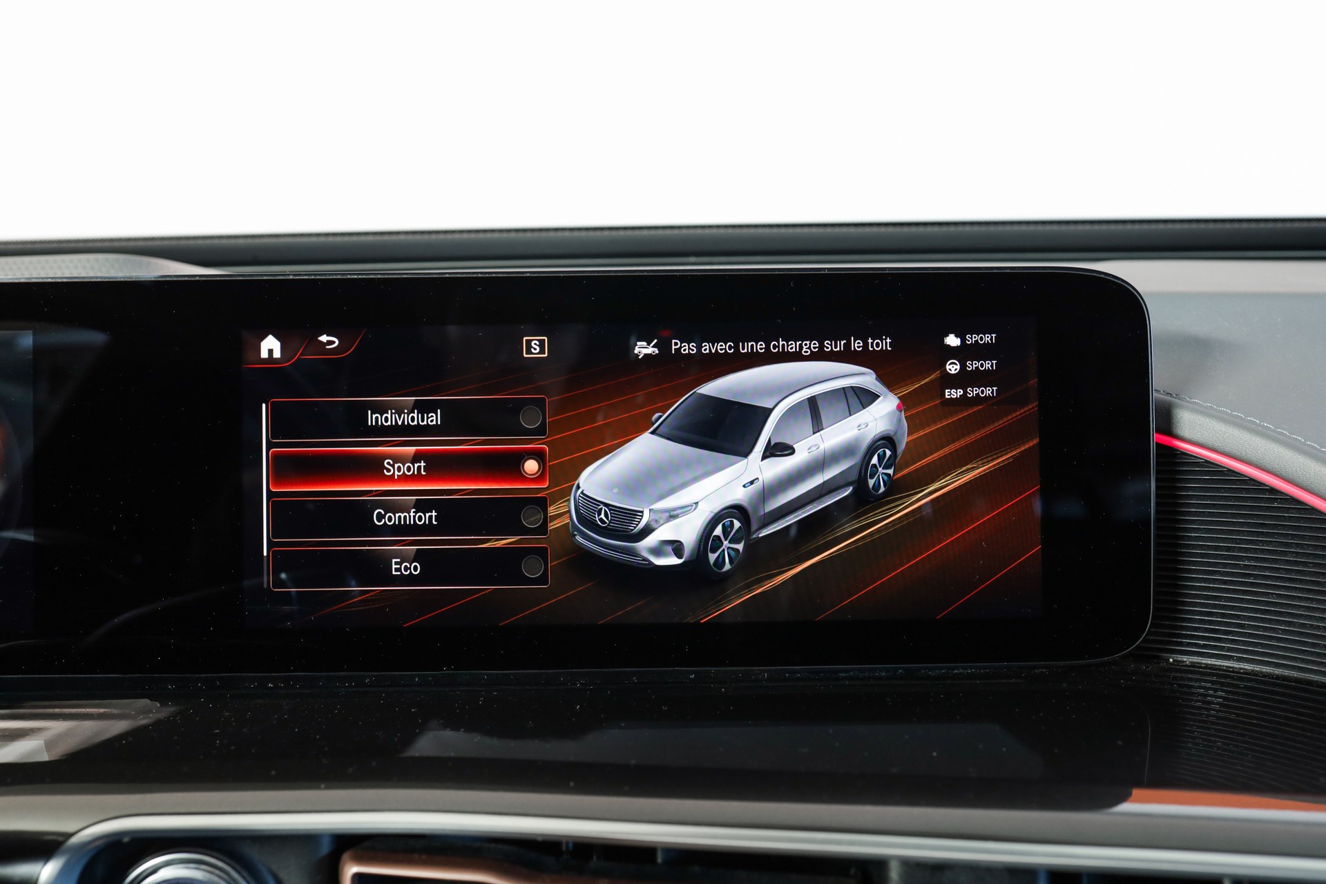 MERCEDES-BENZ EQC 400 AMG Line 4Matic Sièges ventilés / Burmester / Head-up-image-15