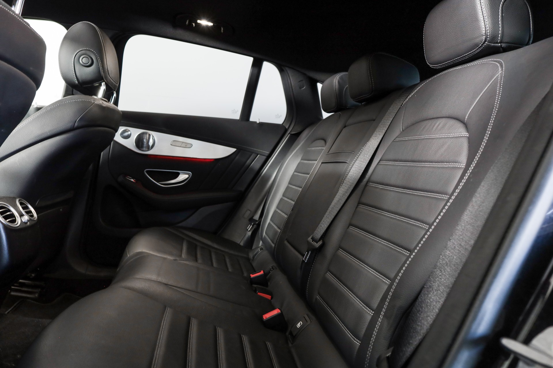 MERCEDES-BENZ EQC 400 AMG Line 4Matic Sièges ventilés / Burmester / Head-up-image-12