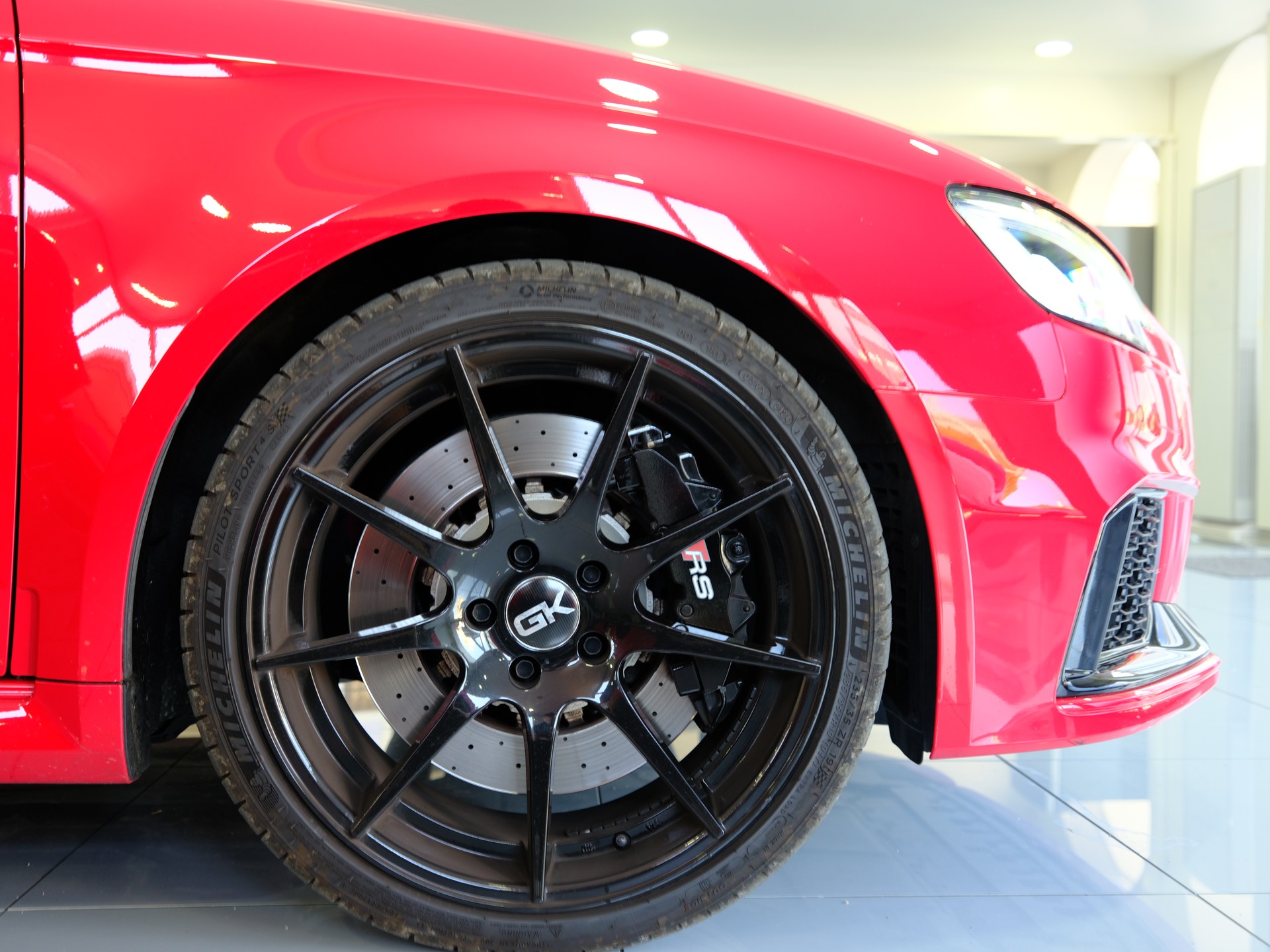 AUDI RS3 Sportback 2.5 TSI quattro S-tronic *Service Package* *Sonderlackierung*-image-8