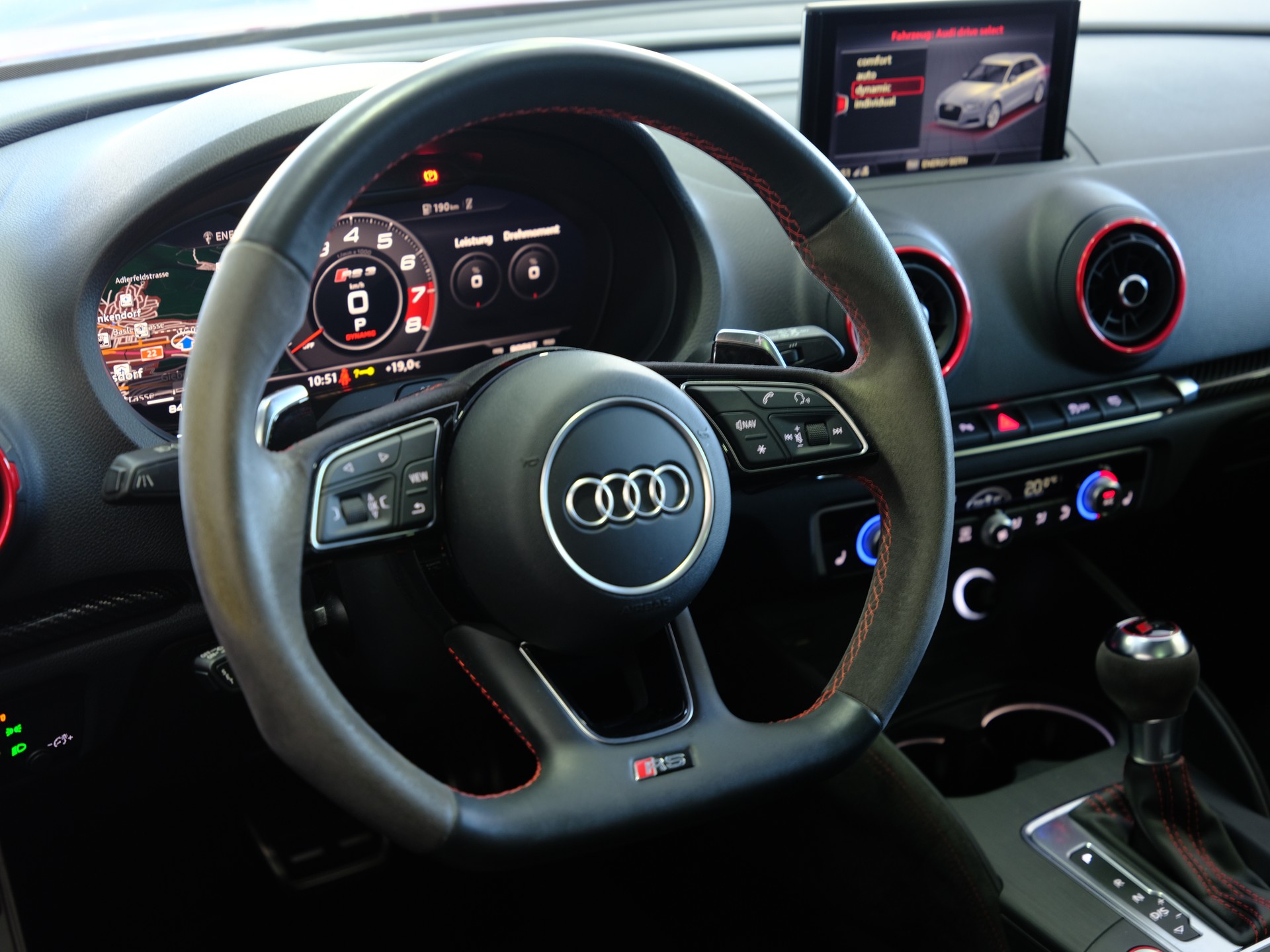 AUDI RS3 Sportback 2.5 TSI quattro S-tronic *Service Package* *Sonderlackierung*-image-15