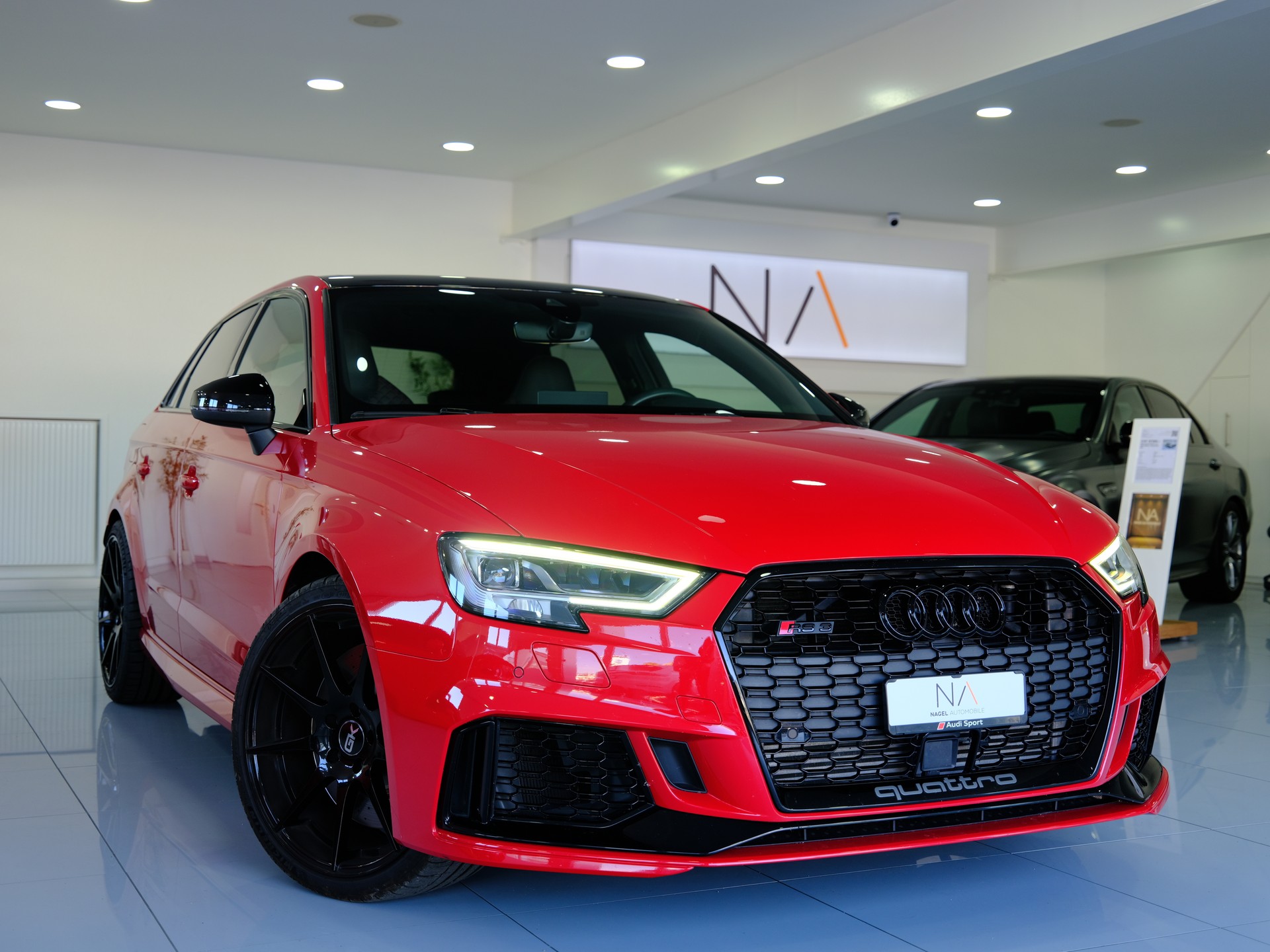 AUDI RS3 Sportback 2.5 TSI quattro S-tronic *Service Package* *Sonderlackierung*