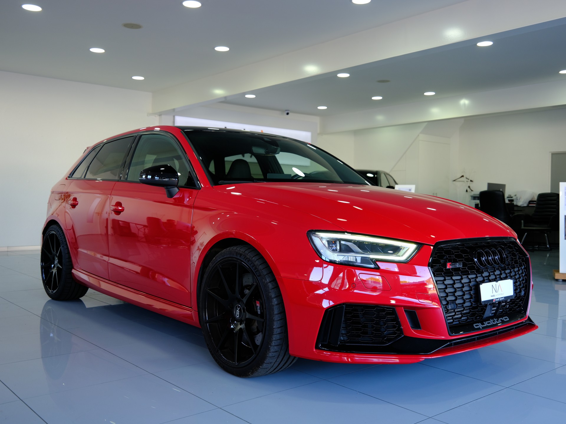 AUDI RS3 Sportback 2.5 TSI quattro S-tronic *Service Package* *Sonderlackierung*-showroom-element-1
