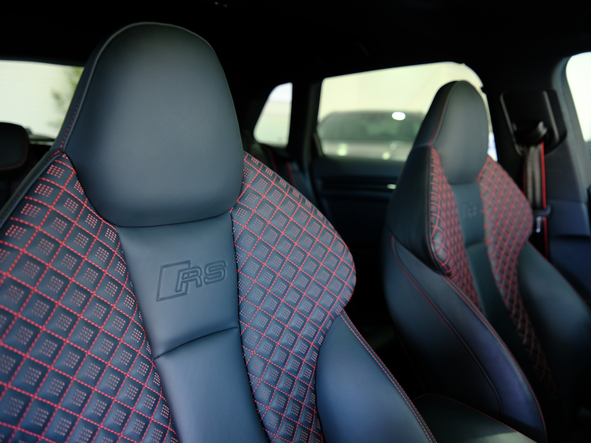 AUDI RS3 Sportback 2.5 TSI quattro S-tronic *Service Package* *Sonderlackierung*-image-20