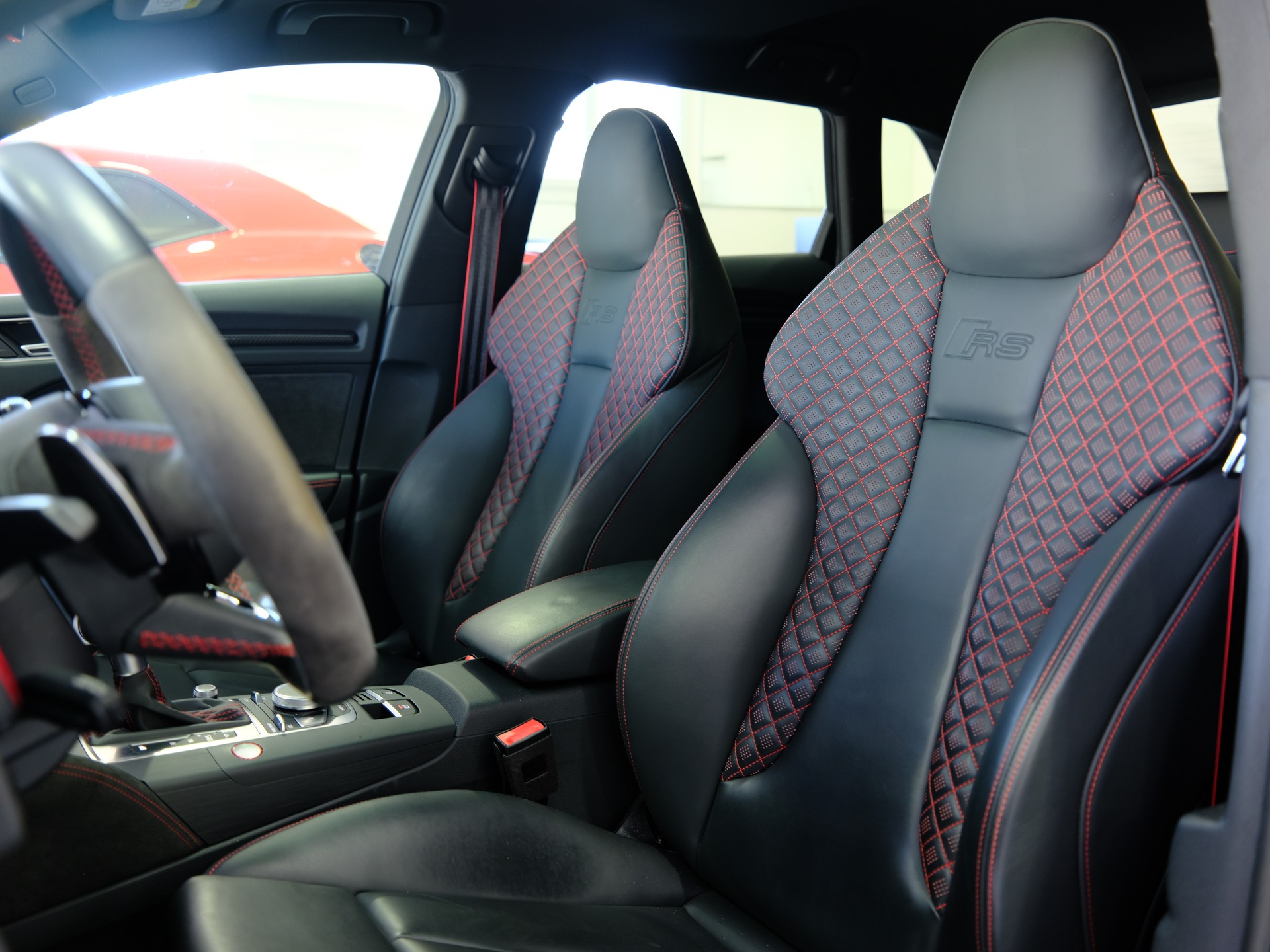 AUDI RS3 Sportback 2.5 TSI quattro S-tronic *Service Package* *Sonderlackierung*-image-17