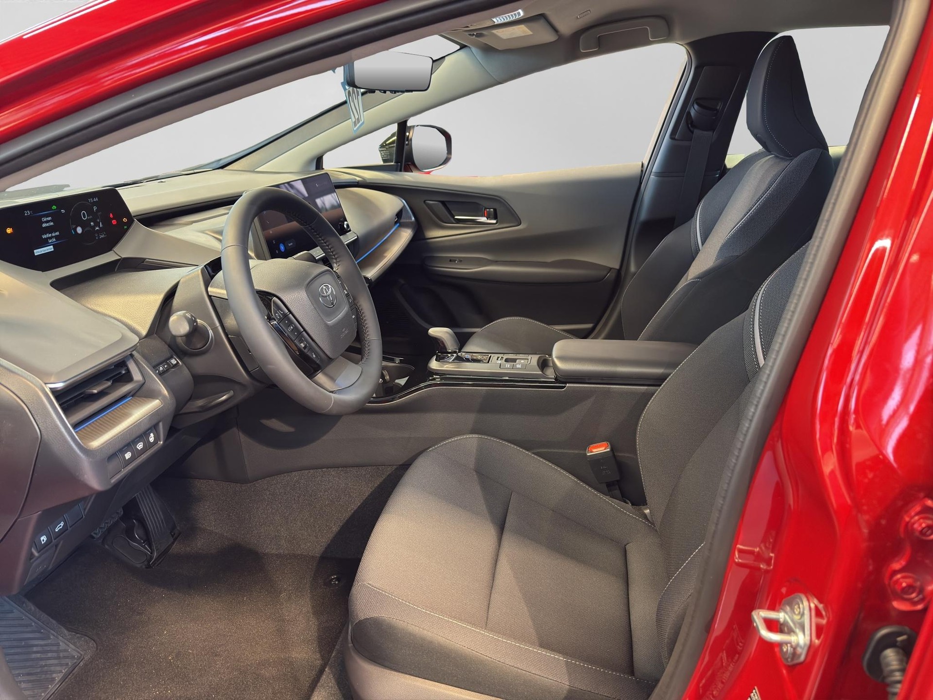 TOYOTA Prius 2.0 Plug-In-Hybrid Style-showroom-element-1